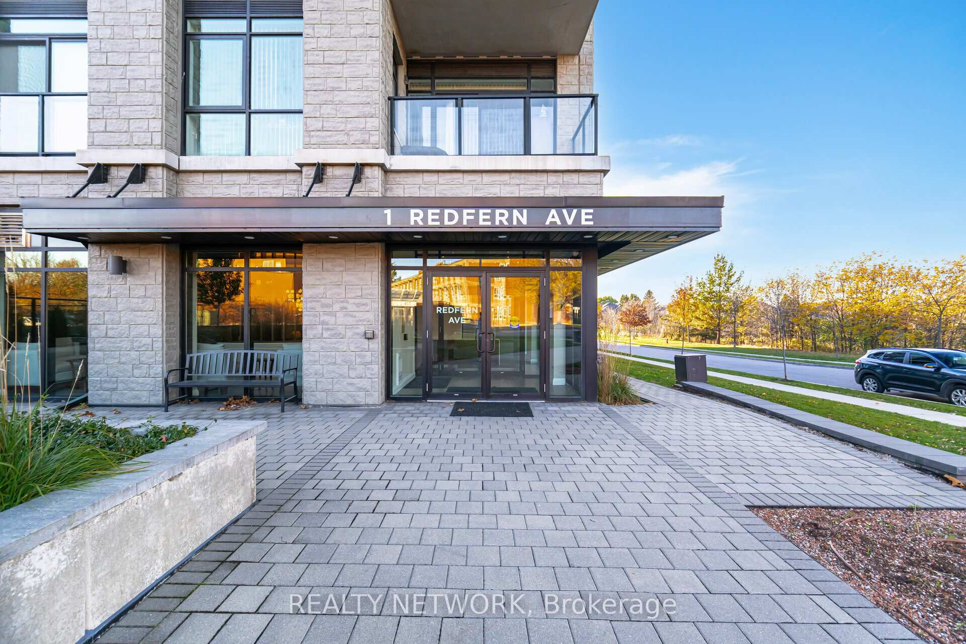 2 Bedrooms Condo at 1 Redfern, Hamilton For sale