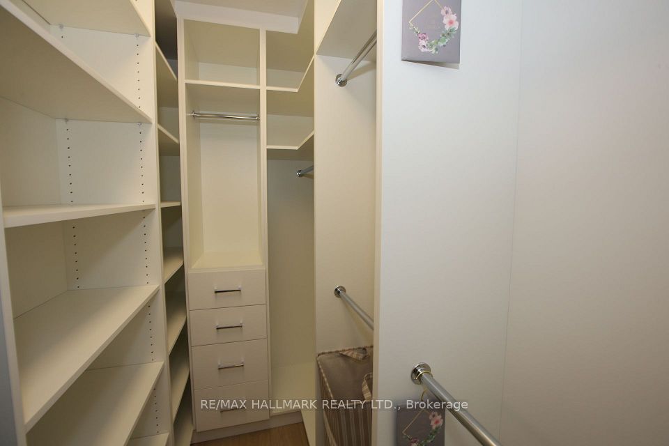 Incredible Primary W/I Closet-Custom Closet System