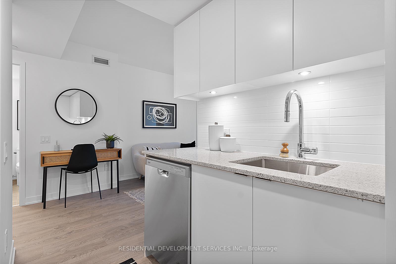 2 Bedrooms Condo at 500 Wilson,  Toronto For sale