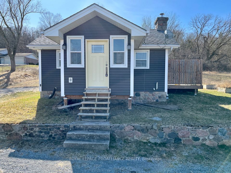 2237 County Rd 3, Prince Edward County, ON K0K 1L0