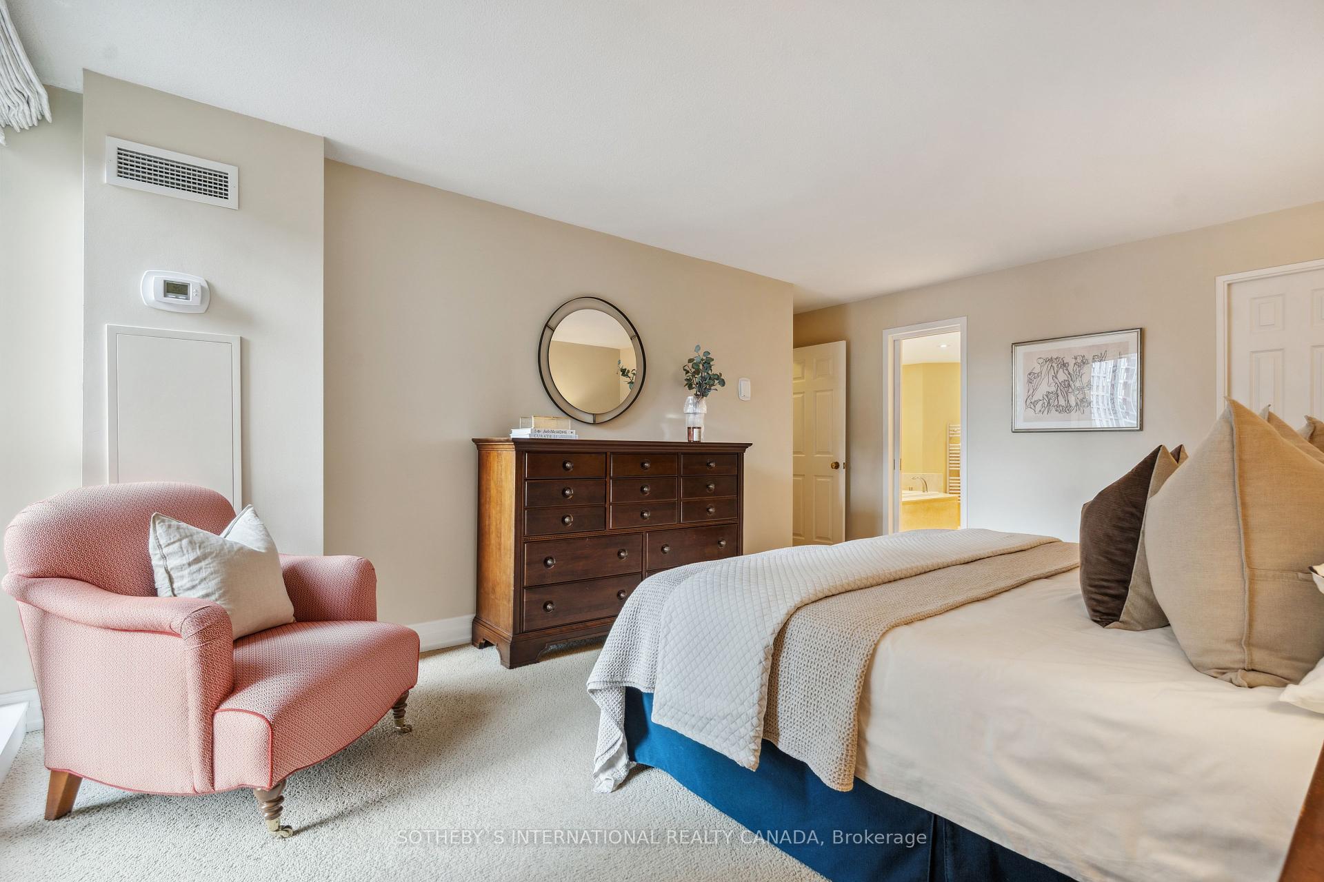 3 Bedrooms Condo at 278 Bloor,  Toronto For sale