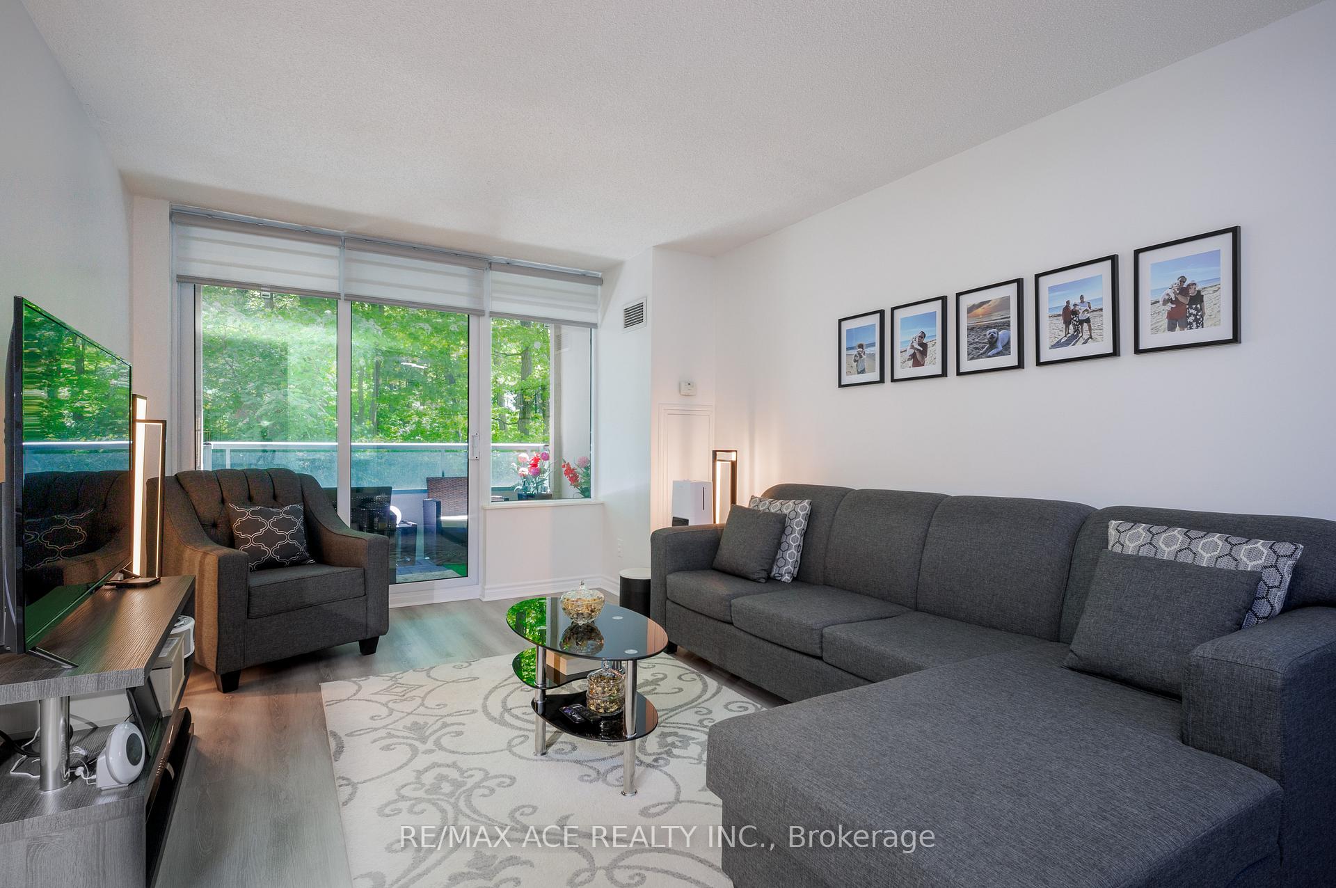 3 Bedrooms Condo at 61 Town Centre, Toronto For sale