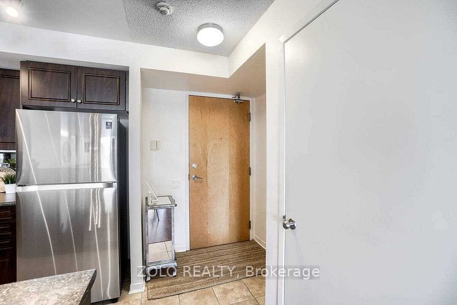 #409 - 1040 The Queensway Street, Toronto, ON M8Z 0A7