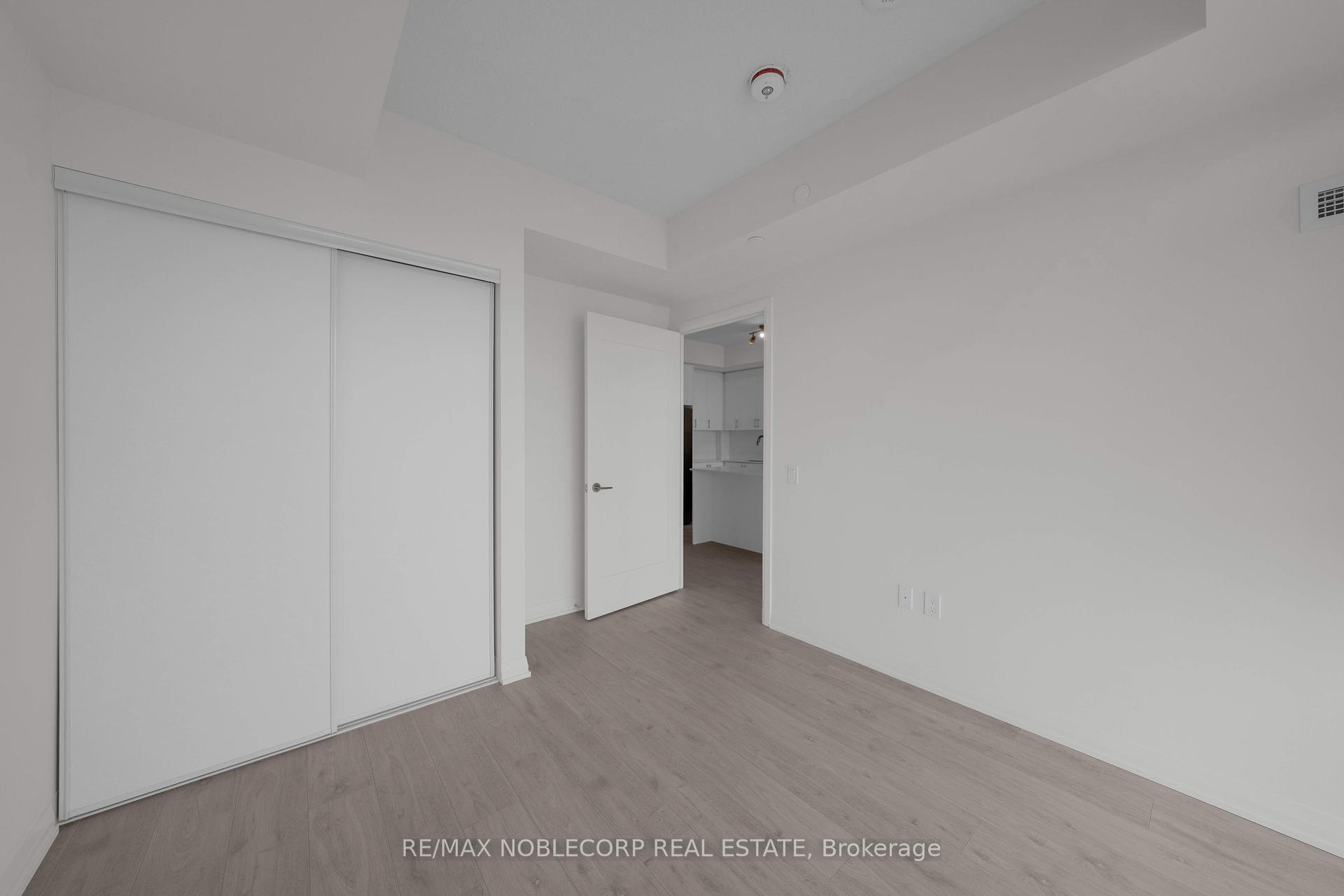 1 Bedroom Co-op at 8960 Jane, Vaughan For sale