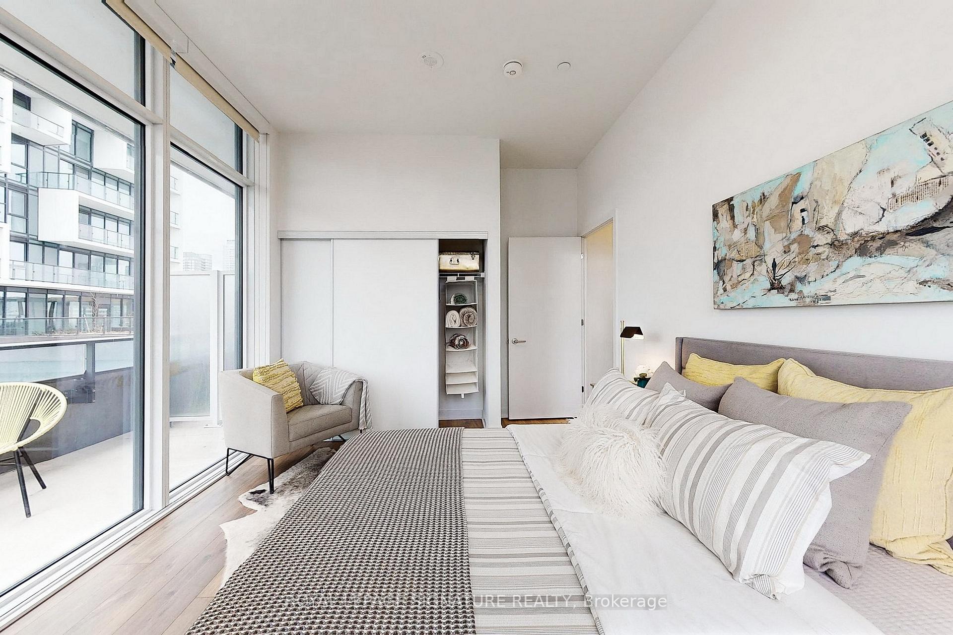 2 Bedrooms Condo at 9 Tecumseth, Toronto For sale