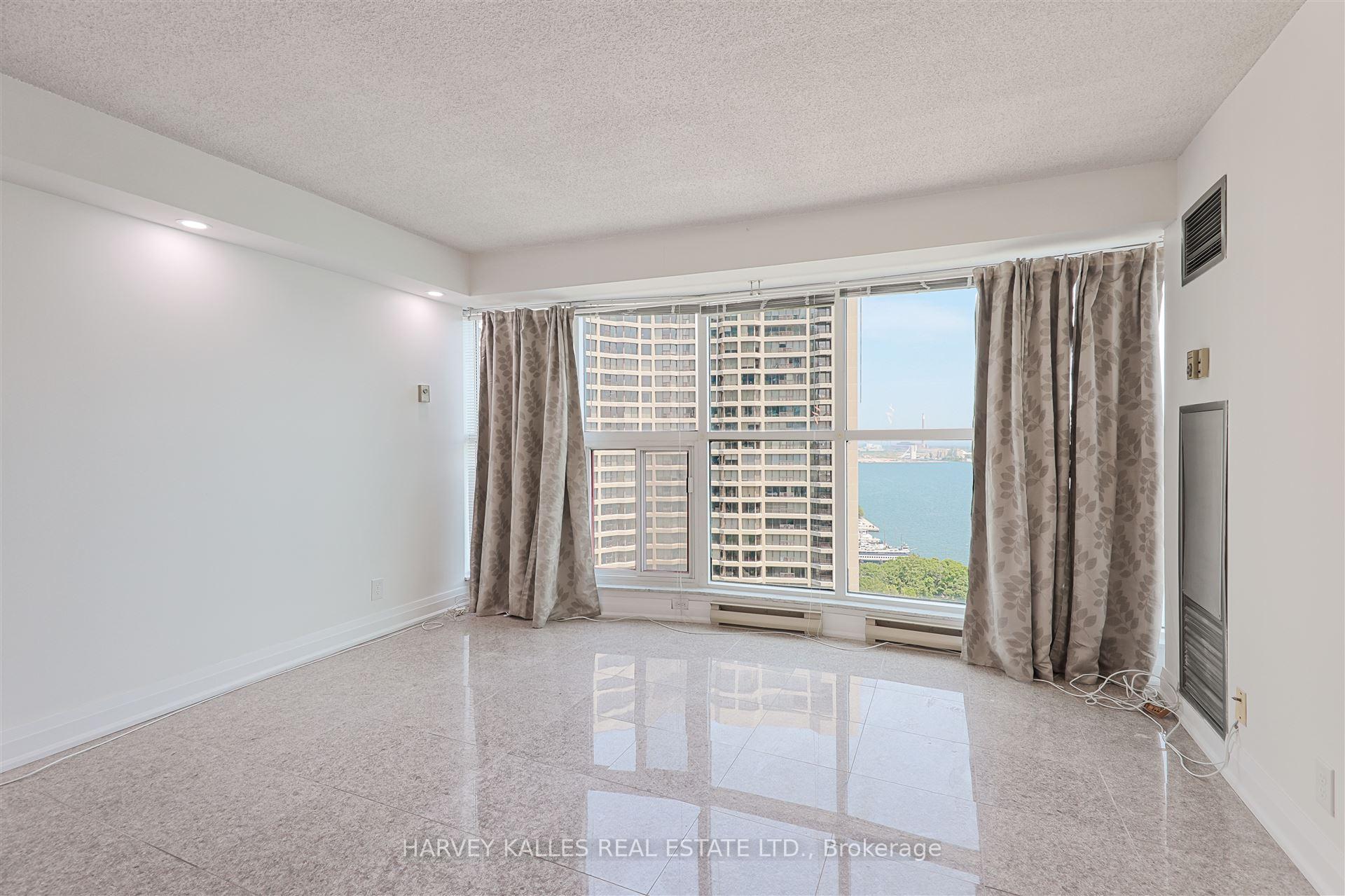 99 Harbour Square 2506