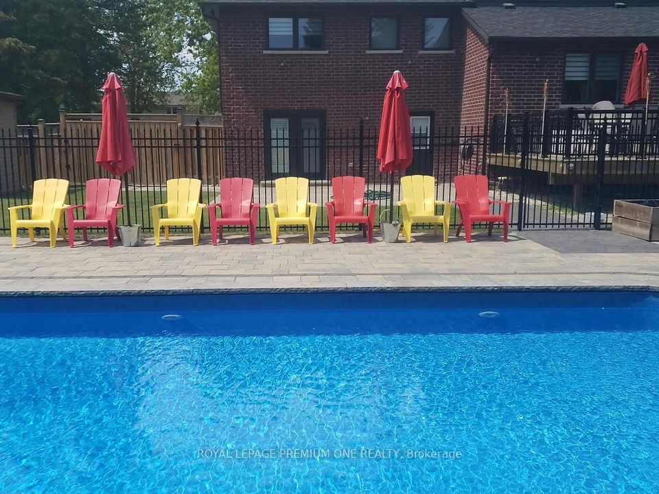 https://trreb-image.ampre.ca/ykD78VNrsVidj408t6P2ucBSfeEgcArLsURkebvBlC8/rs:fit:960:960/wm:.5:so:0:50:.4/wmsh:10/wmt:PHNwYW4gZm9yZWdyb3VuZD0nd2hpdGUnIGZvbnQ9JzY4Jz5ST1lBTCBMRVBBR0UgUFJFTUlVTSBPTkUgUkVBTFRZLCBCcm9rZXJhZ2U8L3NwYW4-/L3RycmViL2xpc3RpbmdzLzQwLzg4LzM3LzQ2L3AvMTg5OTg3OWYtOWU1Mi00NWMyLWI4MmEtZDE2MzFlZTUyYjk4LmpwZw.jpg