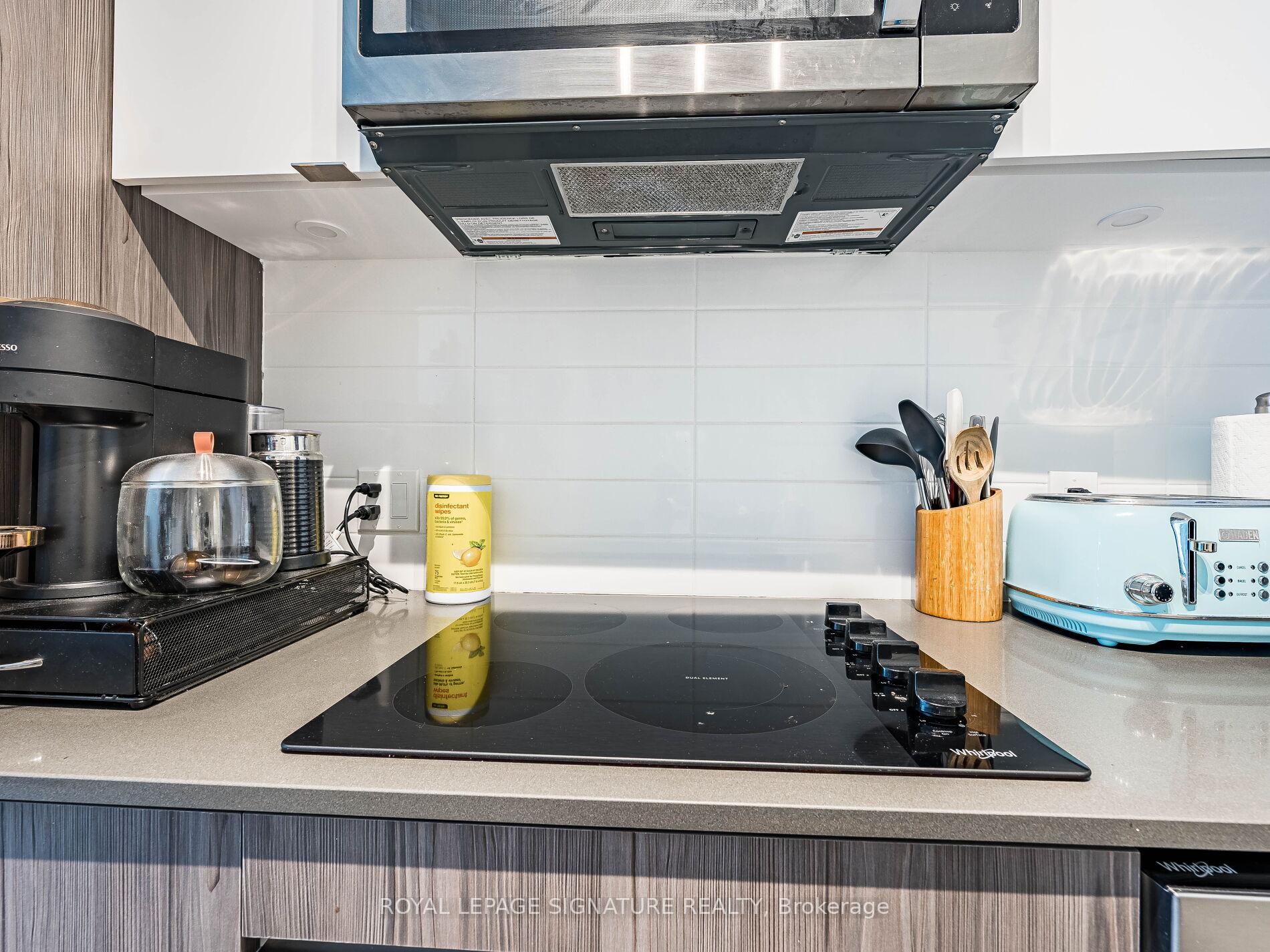 2 Bedrooms Condo at 60 Princess, Toronto For sale