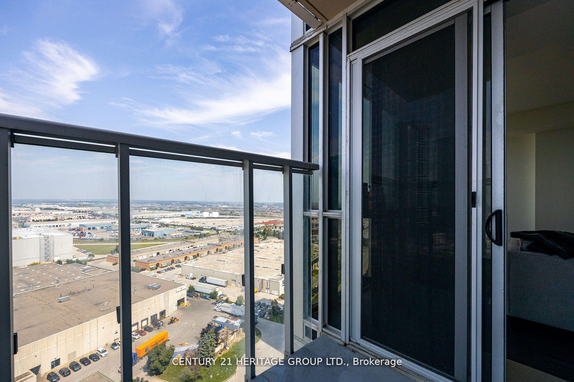 2 Bedrooms Condo at 2916 Highway 7, Vaughan For sale