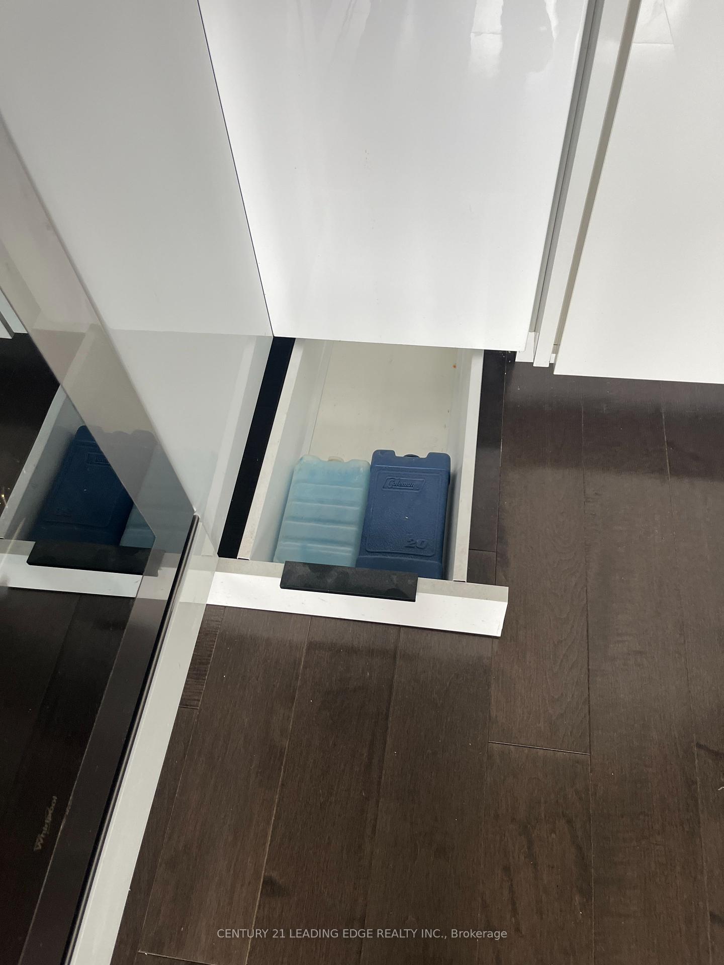 2 Bedrooms Condo at 460 Adelaide,  Toronto For sale