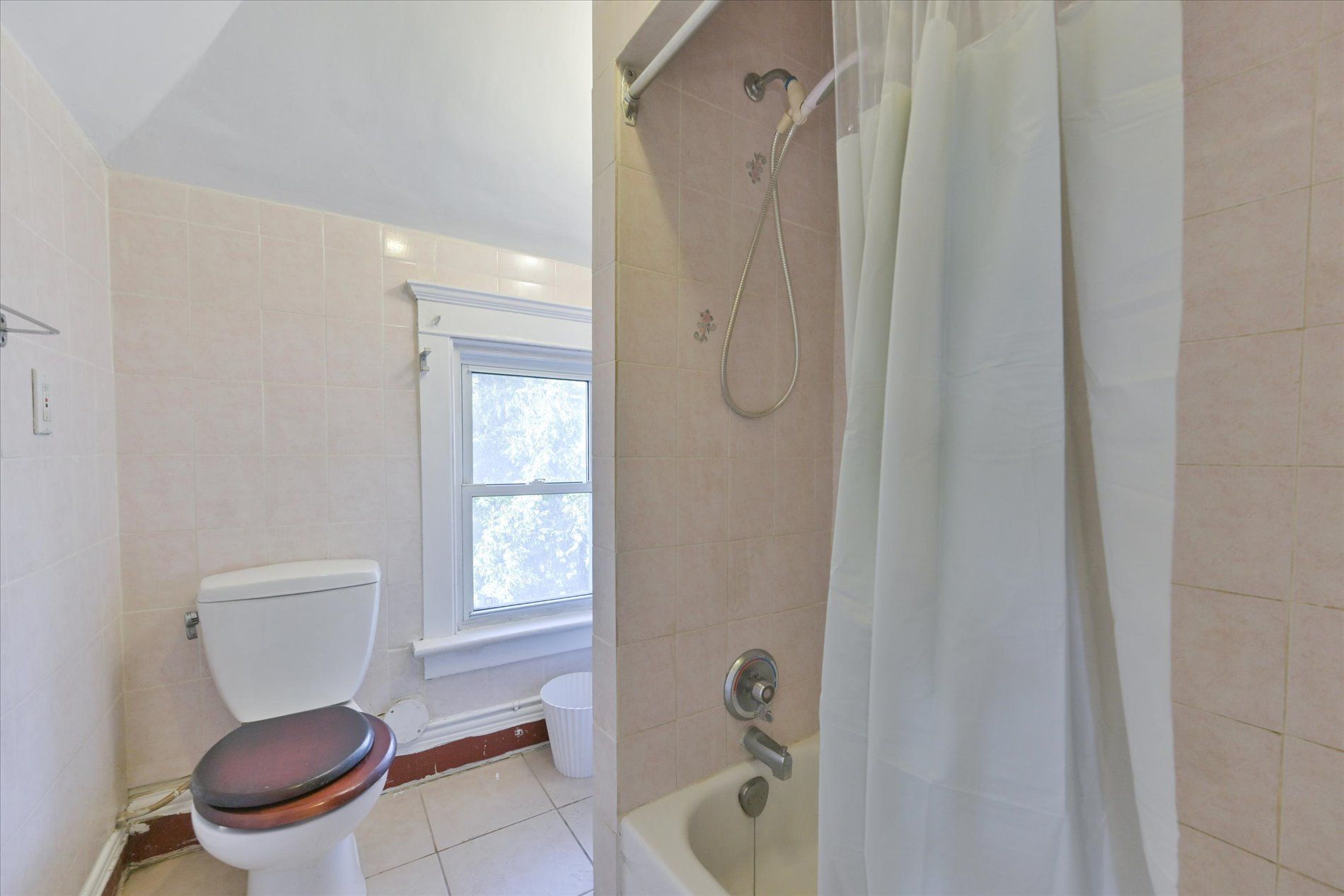 18 Barton Avenue