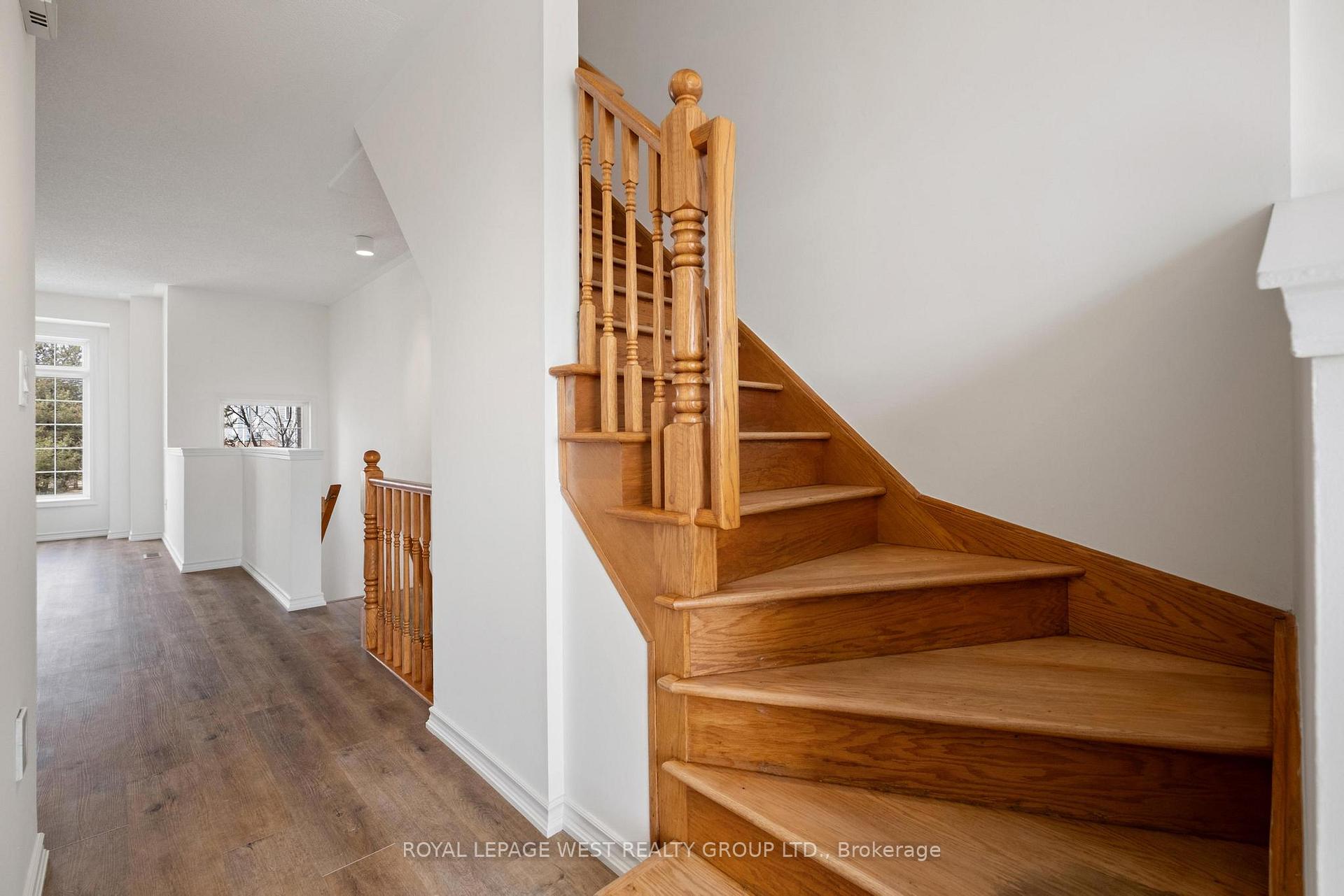 3 Bedrooms Condo at 280 Hillcrest,  Mississauga For sale