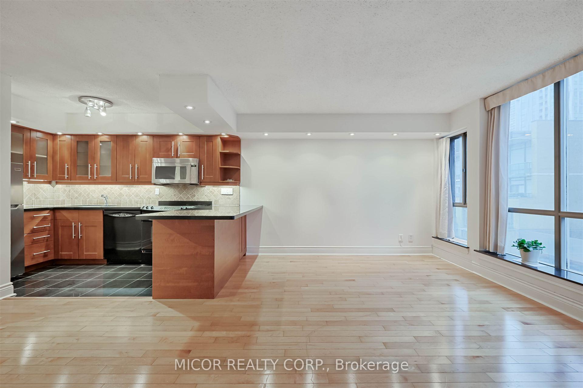 1 Bedroom Condo at 40 Scollard, Toronto For sale
