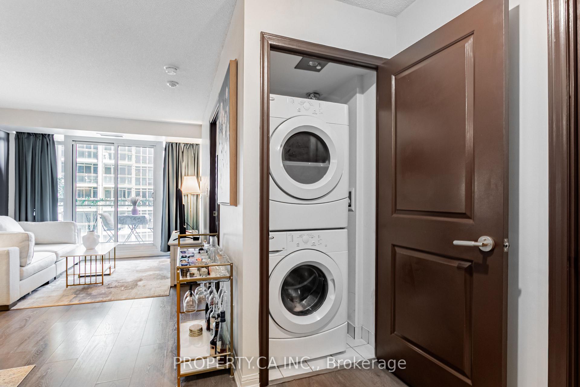 2 Bedrooms Condo at 35 Bastion, Toronto For sale