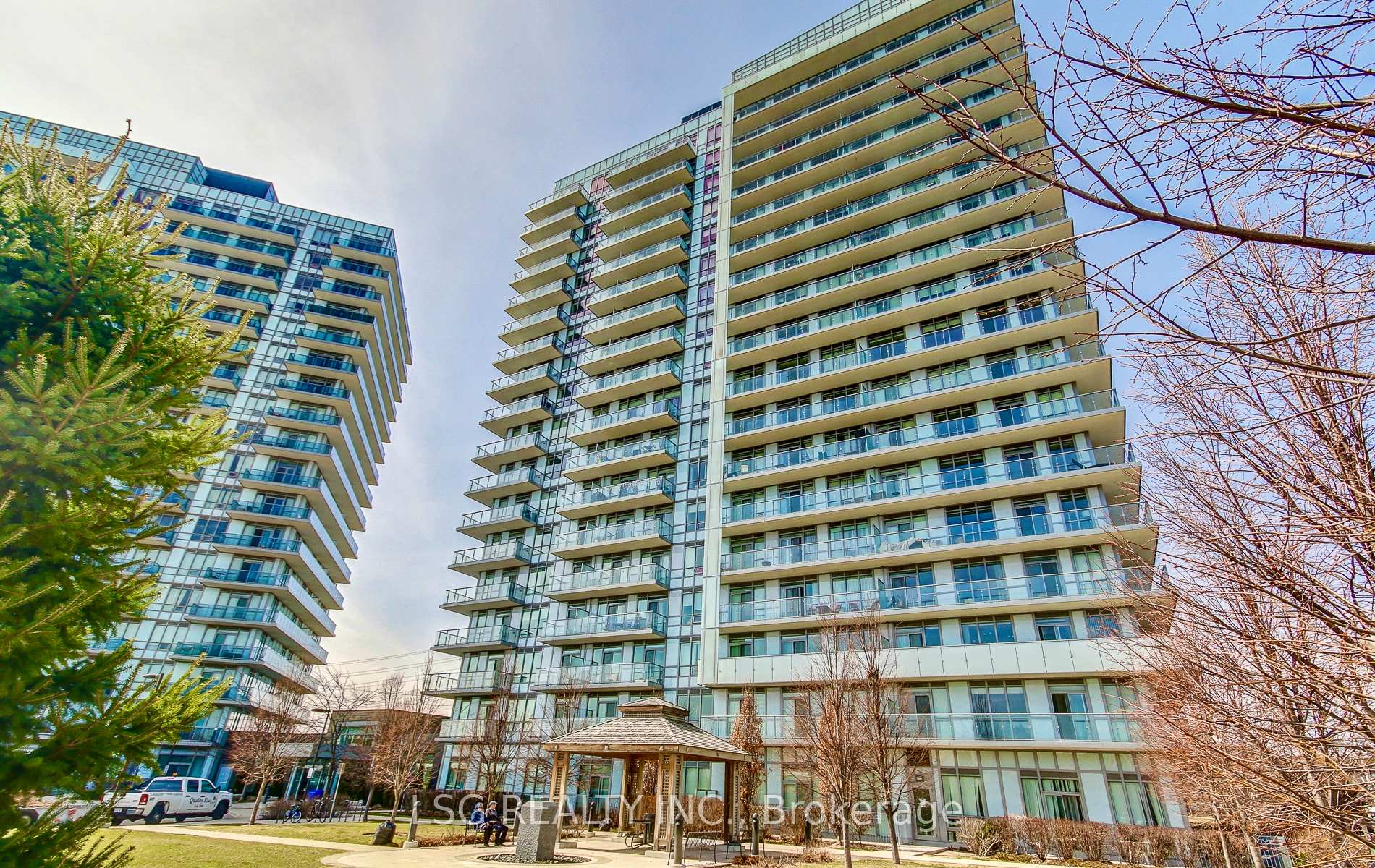 2 Bedrooms Condo at 4655 Glen Erin,  Mississauga For sale