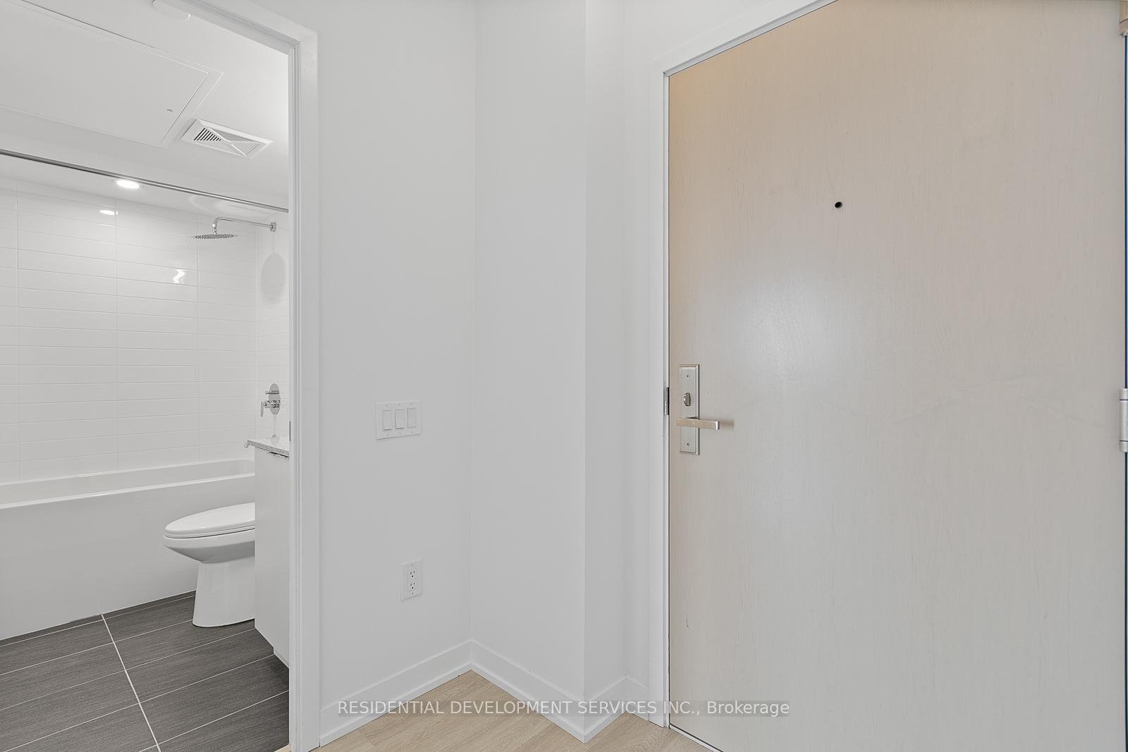 2 Bedrooms Condo at 500 Wilson,  Toronto For sale