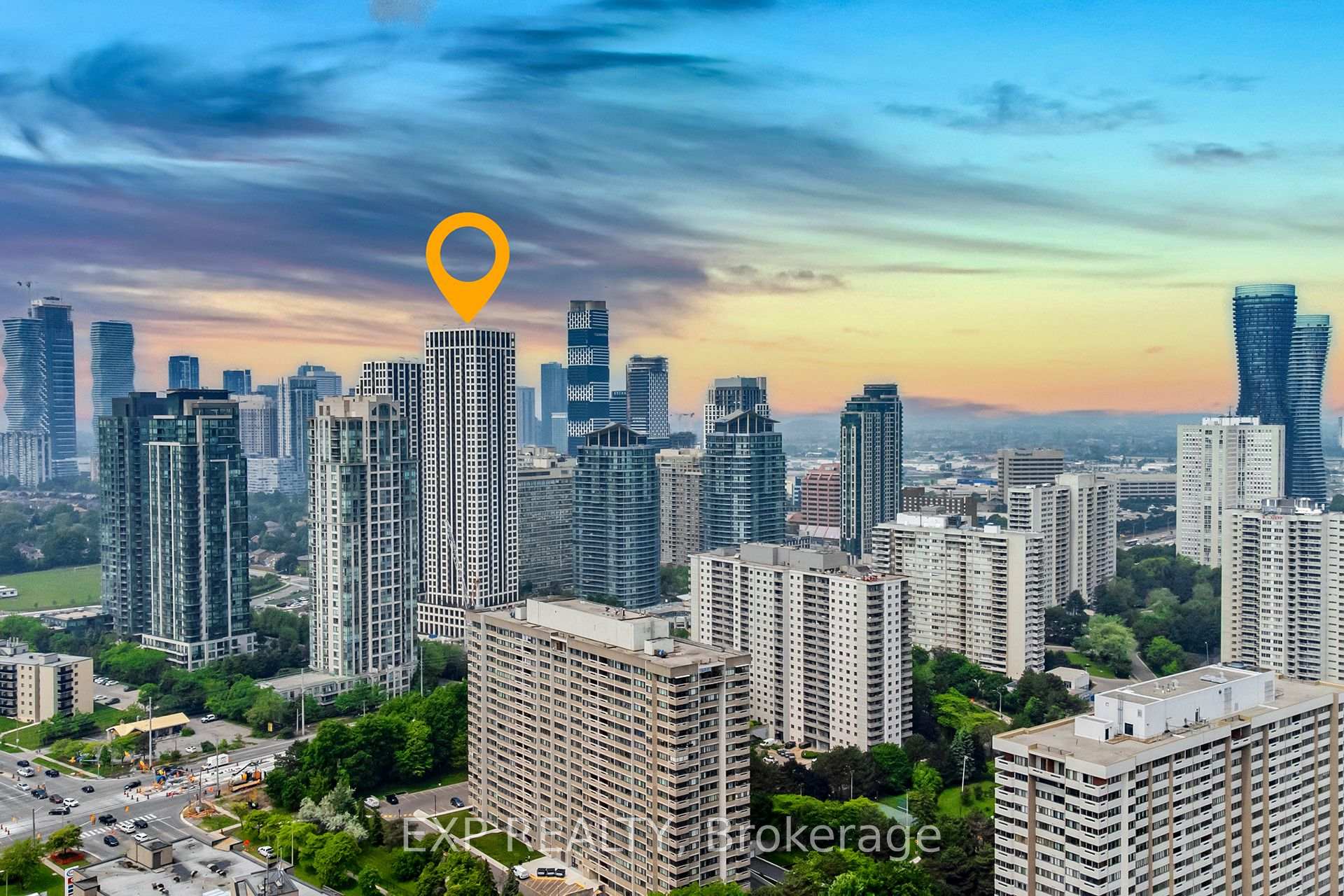 2 Bedrooms Condo at 30 Elm, Mississauga For sale