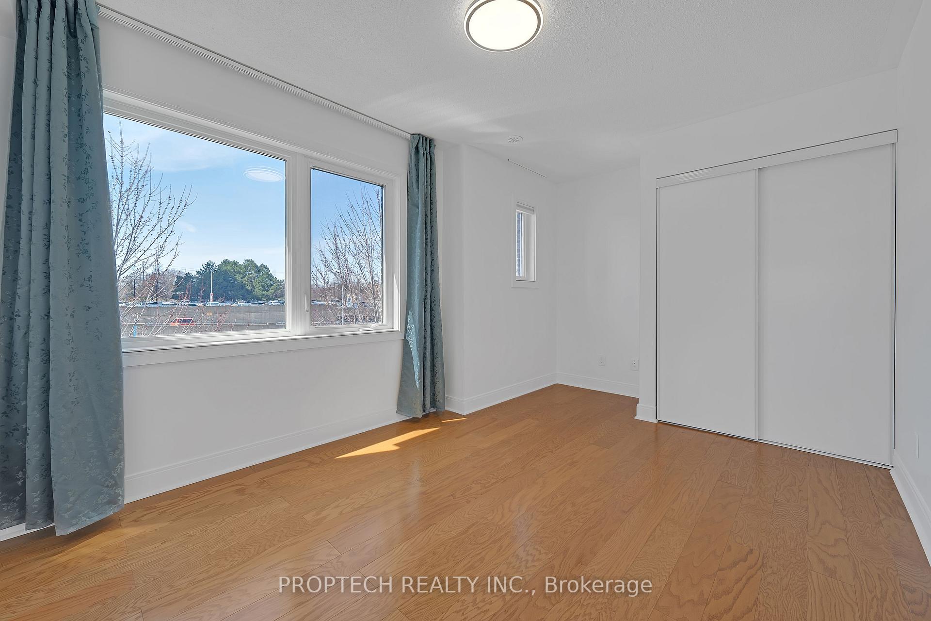 4 Bedrooms Condo at 295 Village Green,  Toronto For sale