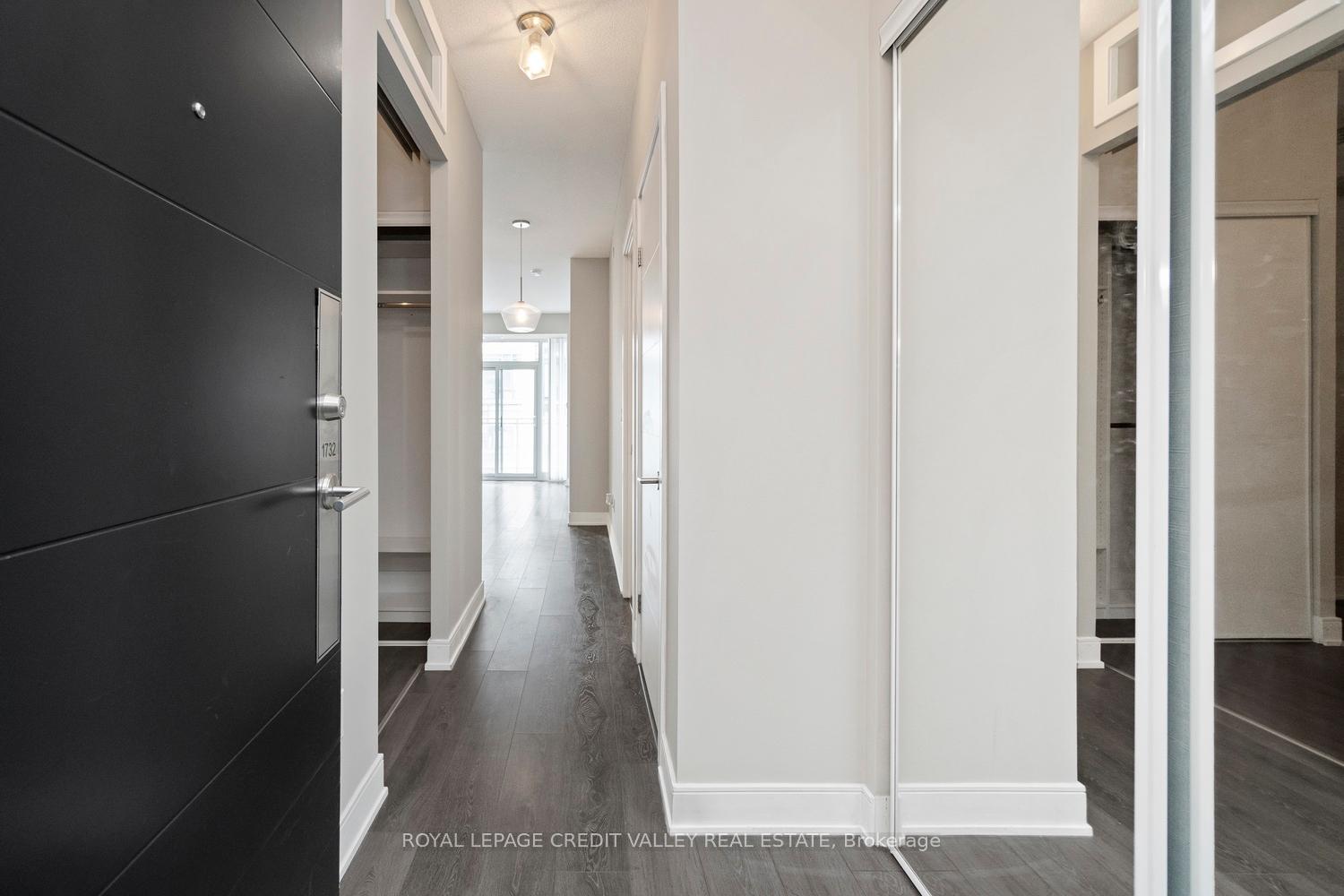 2 Bedrooms Condo at 525 Adelaide, Toronto For sale