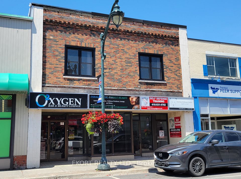 82 Dundas