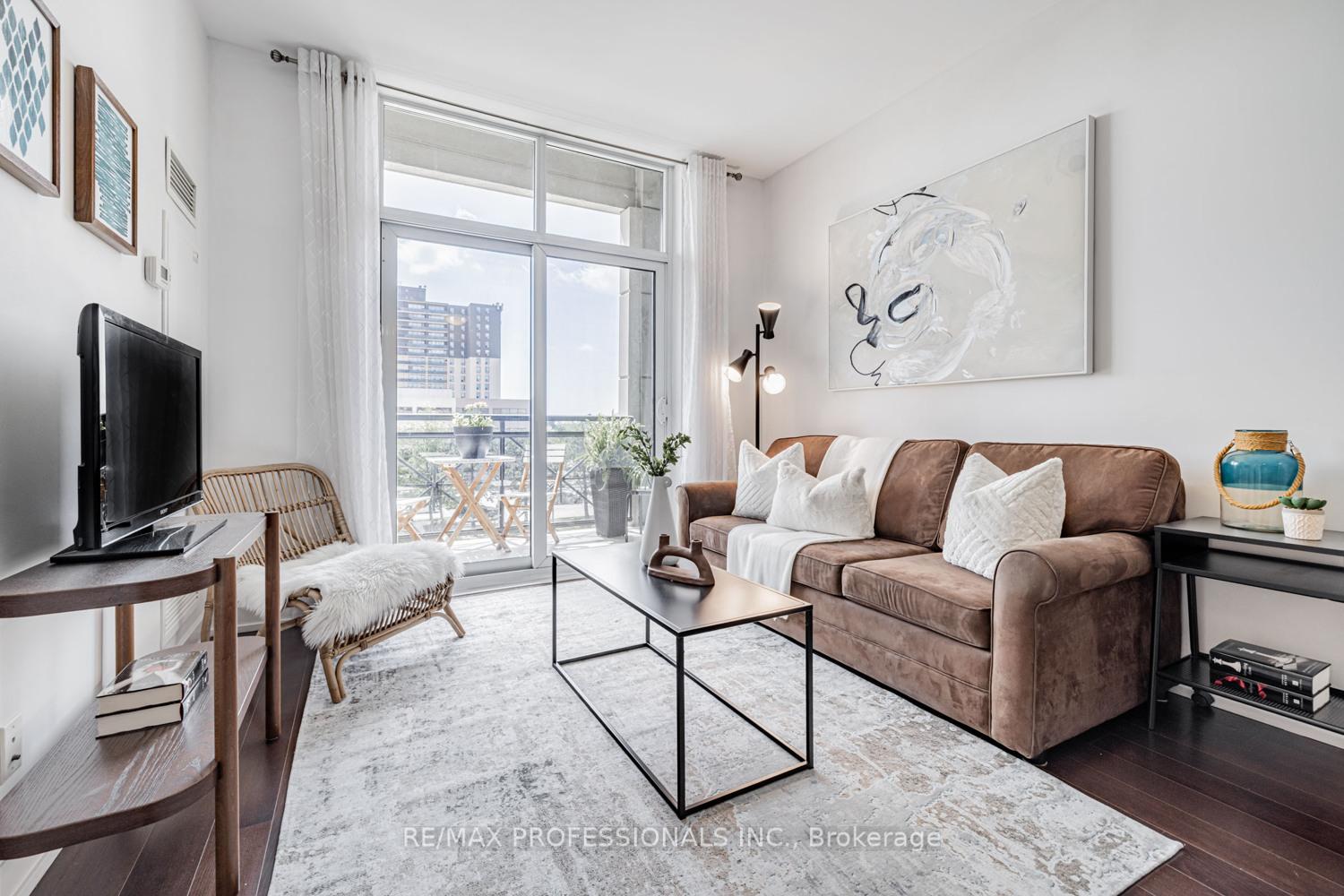 2 Bedrooms Condo at 6 Eva, Toronto For sale
