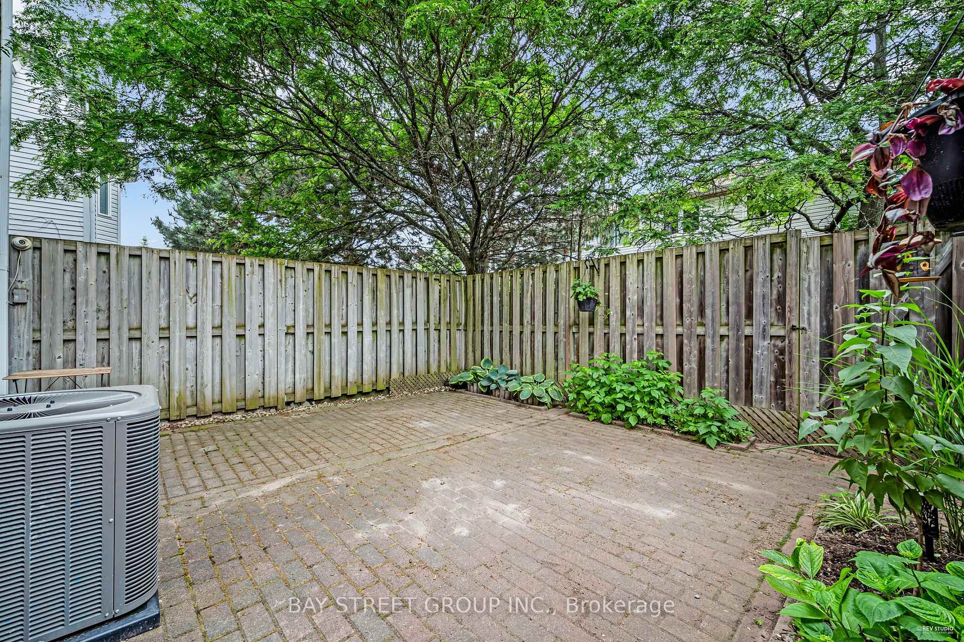 3 Bedrooms Condo at 1240 Westview, Oakville For sale