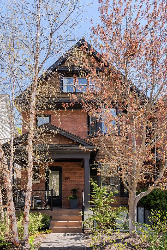 389 Woodbine