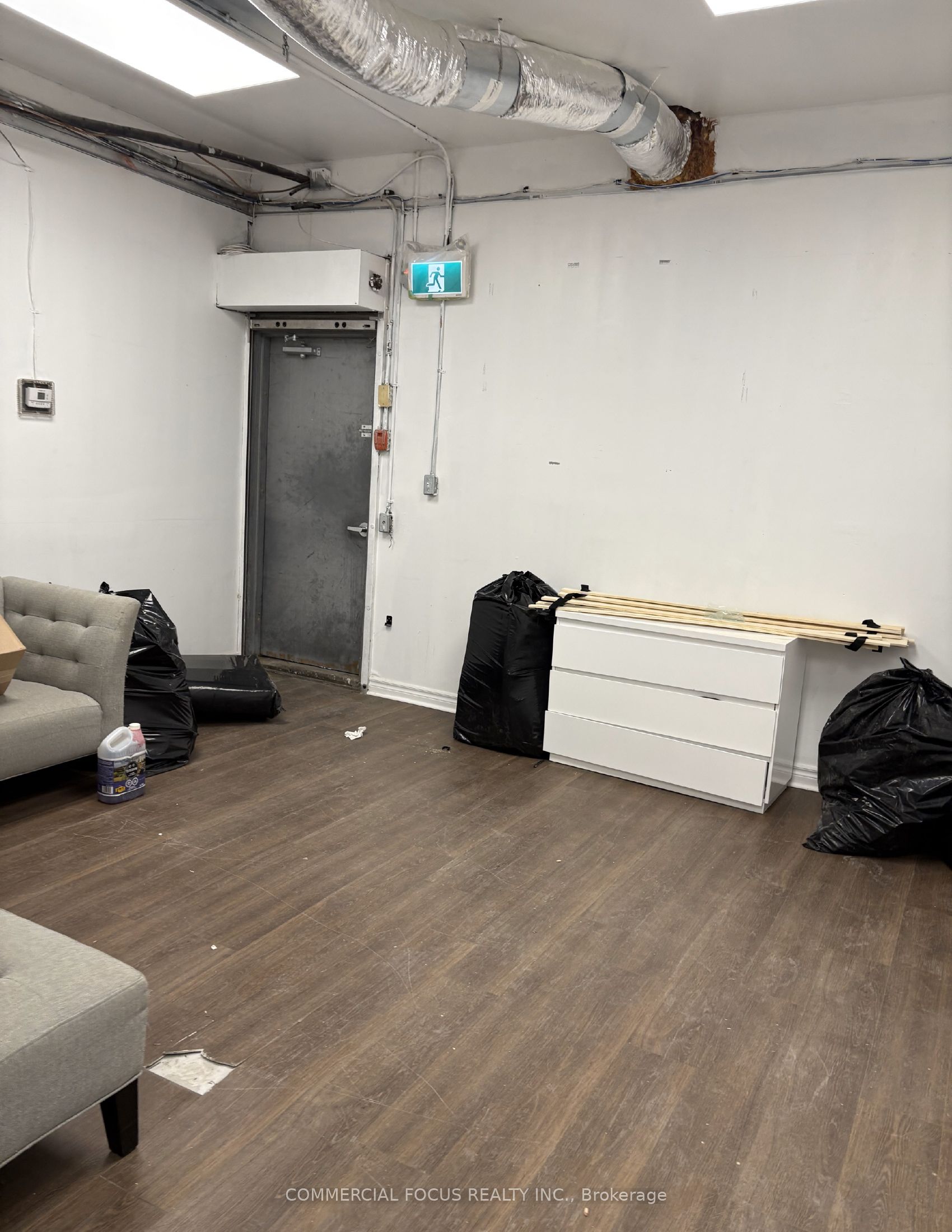 404 Spadina Avenue