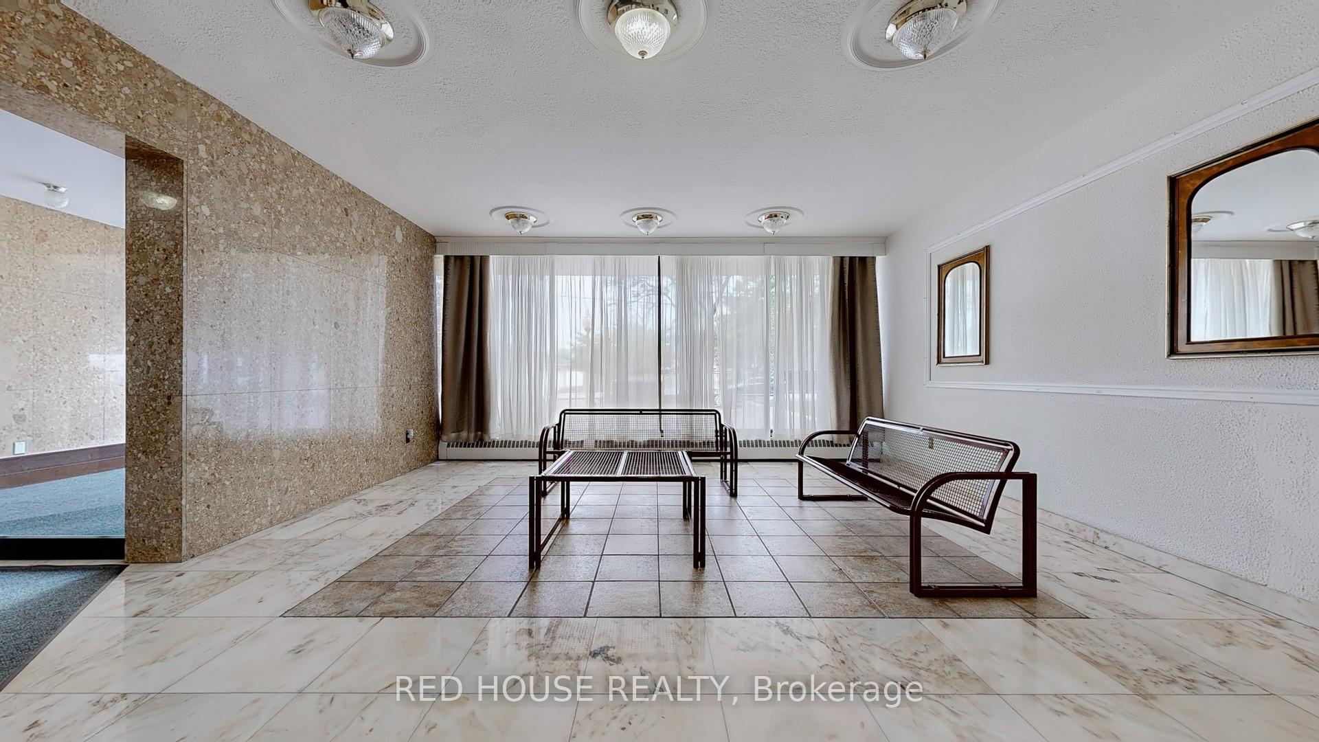 2 Bedrooms Condo at 5 Frith, Toronto For sale