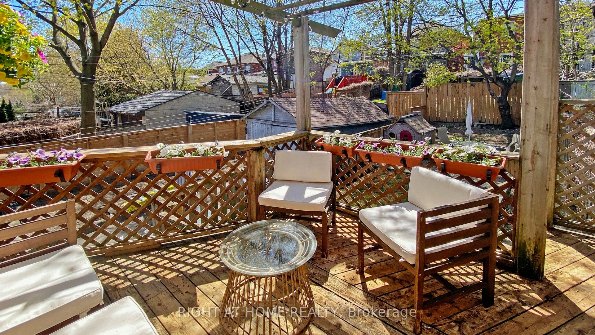 110 Roseneath Gardens
