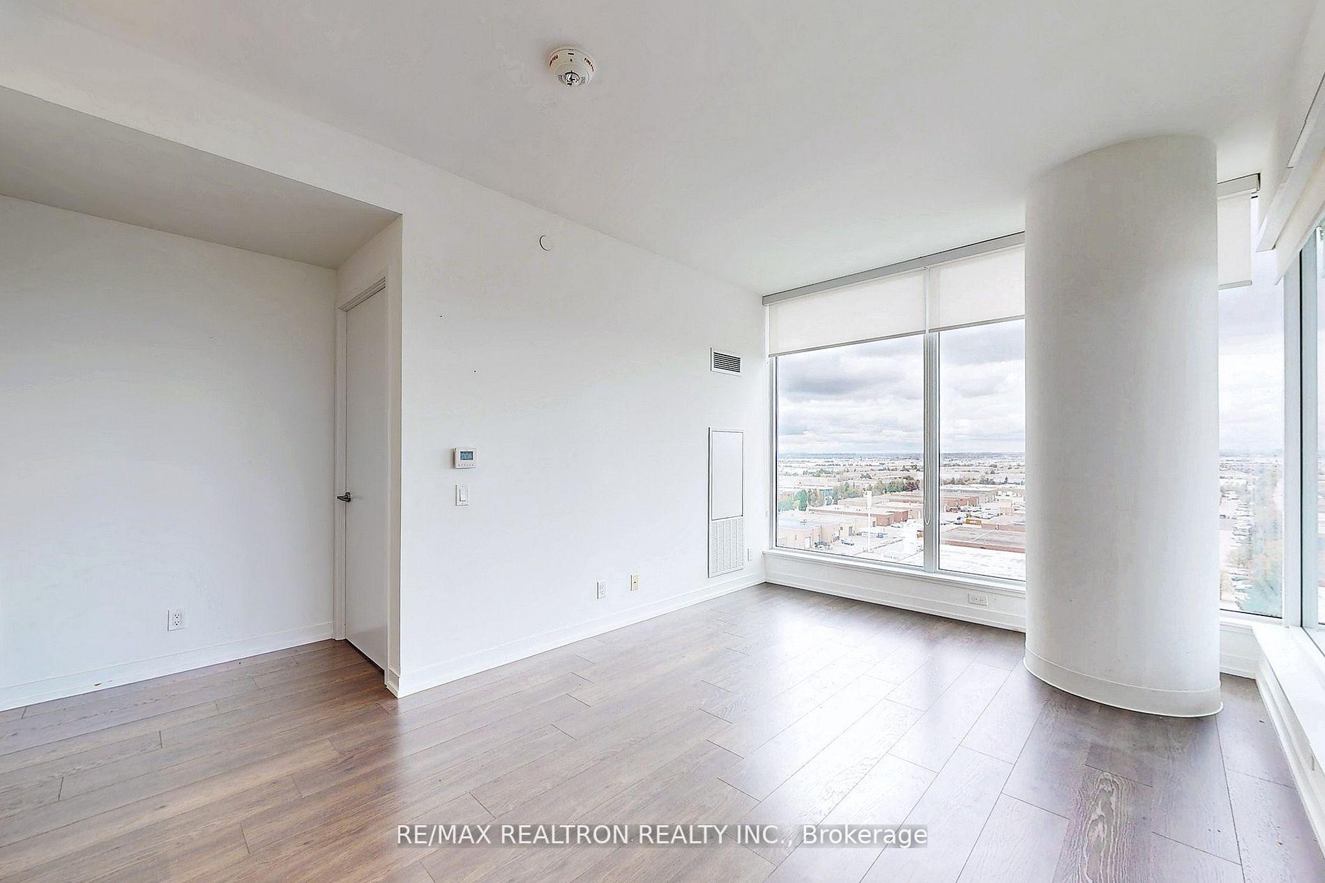 2 Bedrooms Condo at 950 Portage, Vaughan For sale