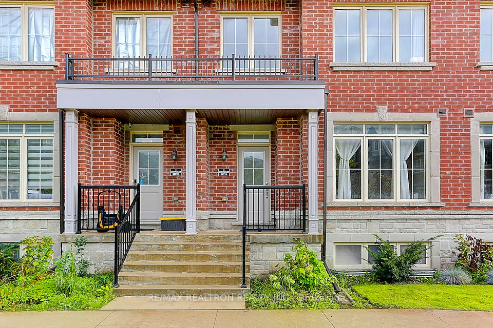 8 Eaton Park