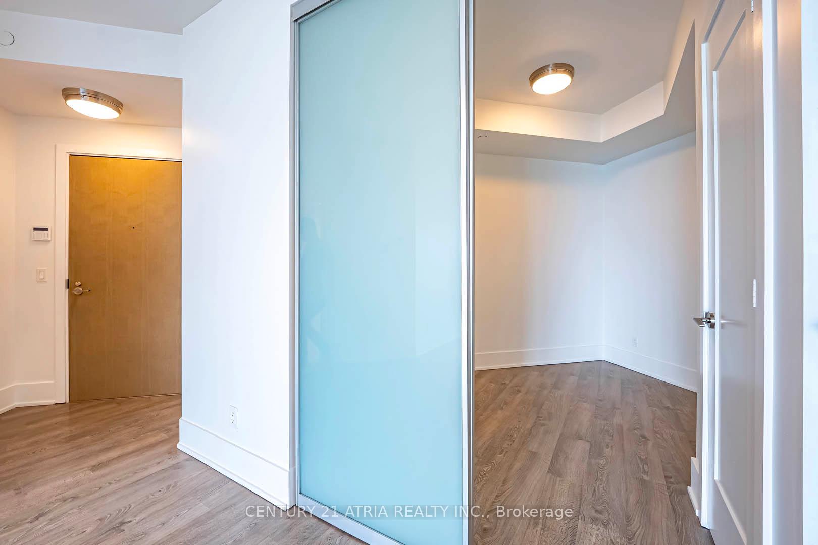 2 Bedrooms Condo at 1 Edgewater, Toronto For sale