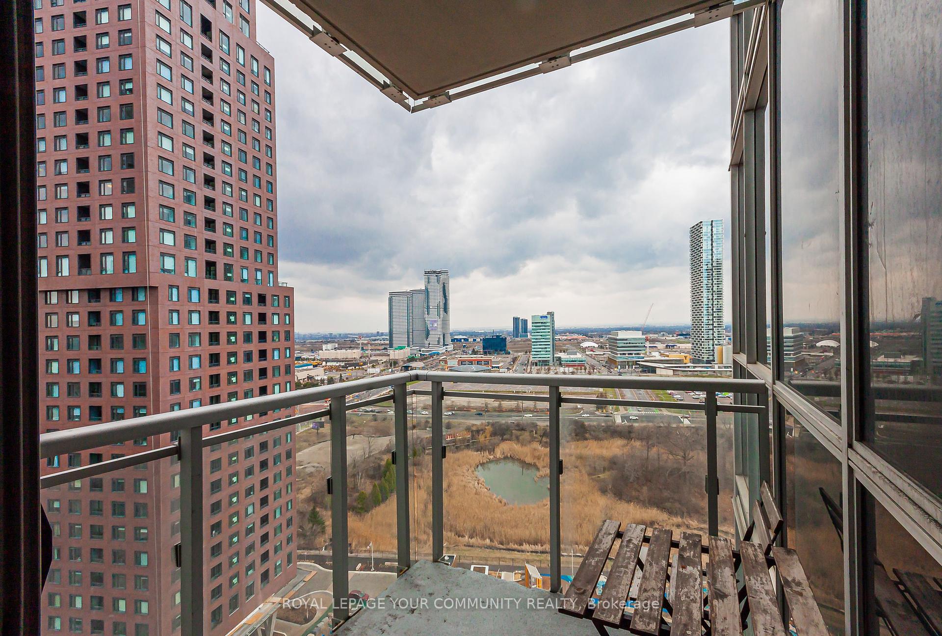 2 Bedrooms Condo at 2916 Highway 7,  Vaughan For sale