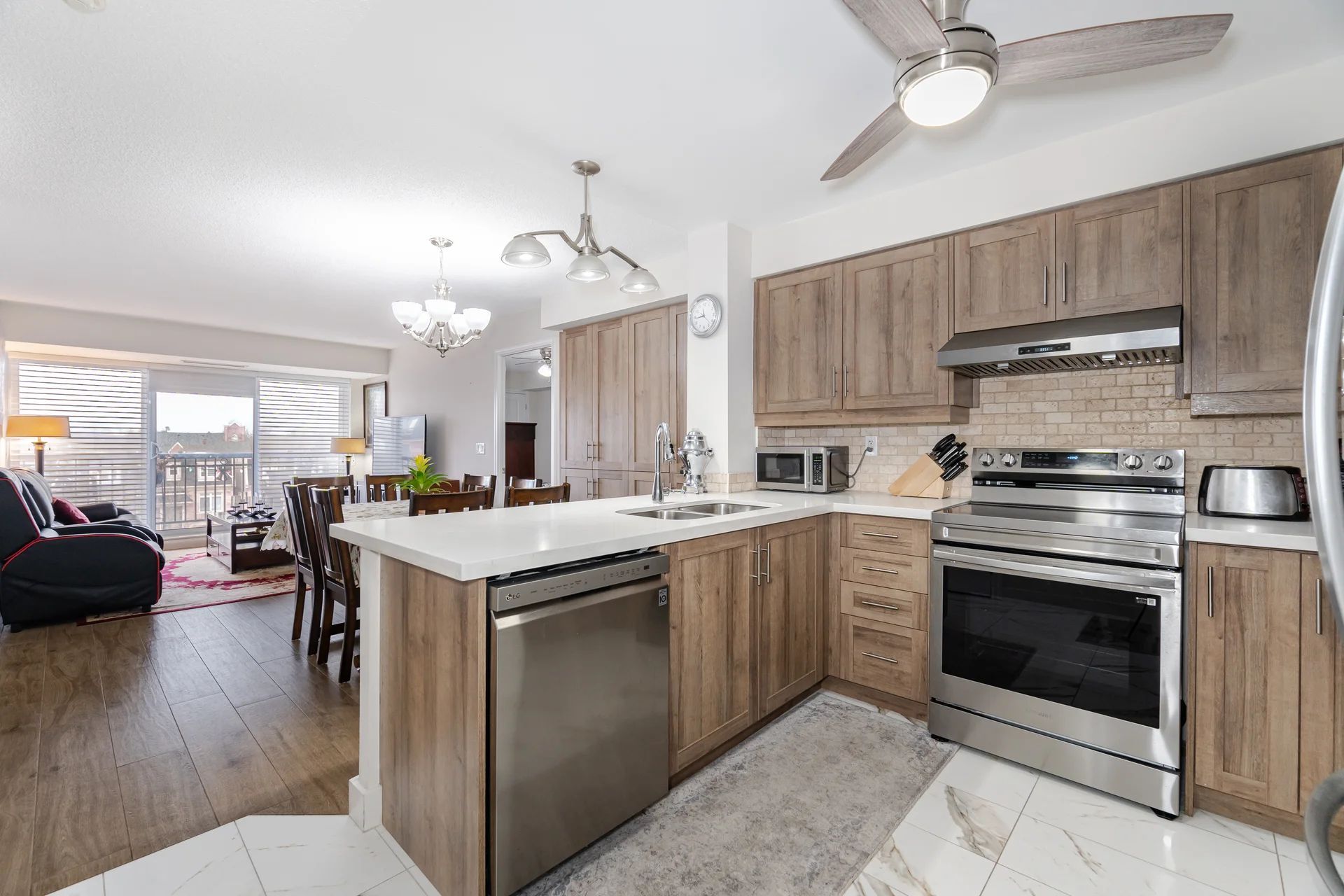 8026 Kipling Avenue W 403
