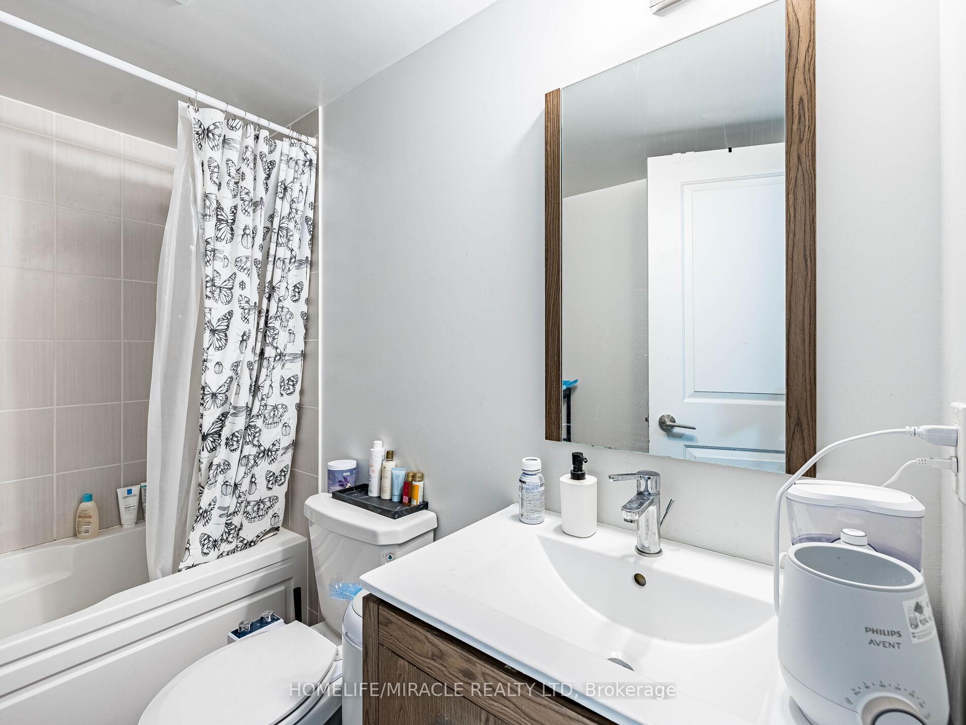 3 Bedrooms Condo at 30 Meadowglen, Toronto For sale