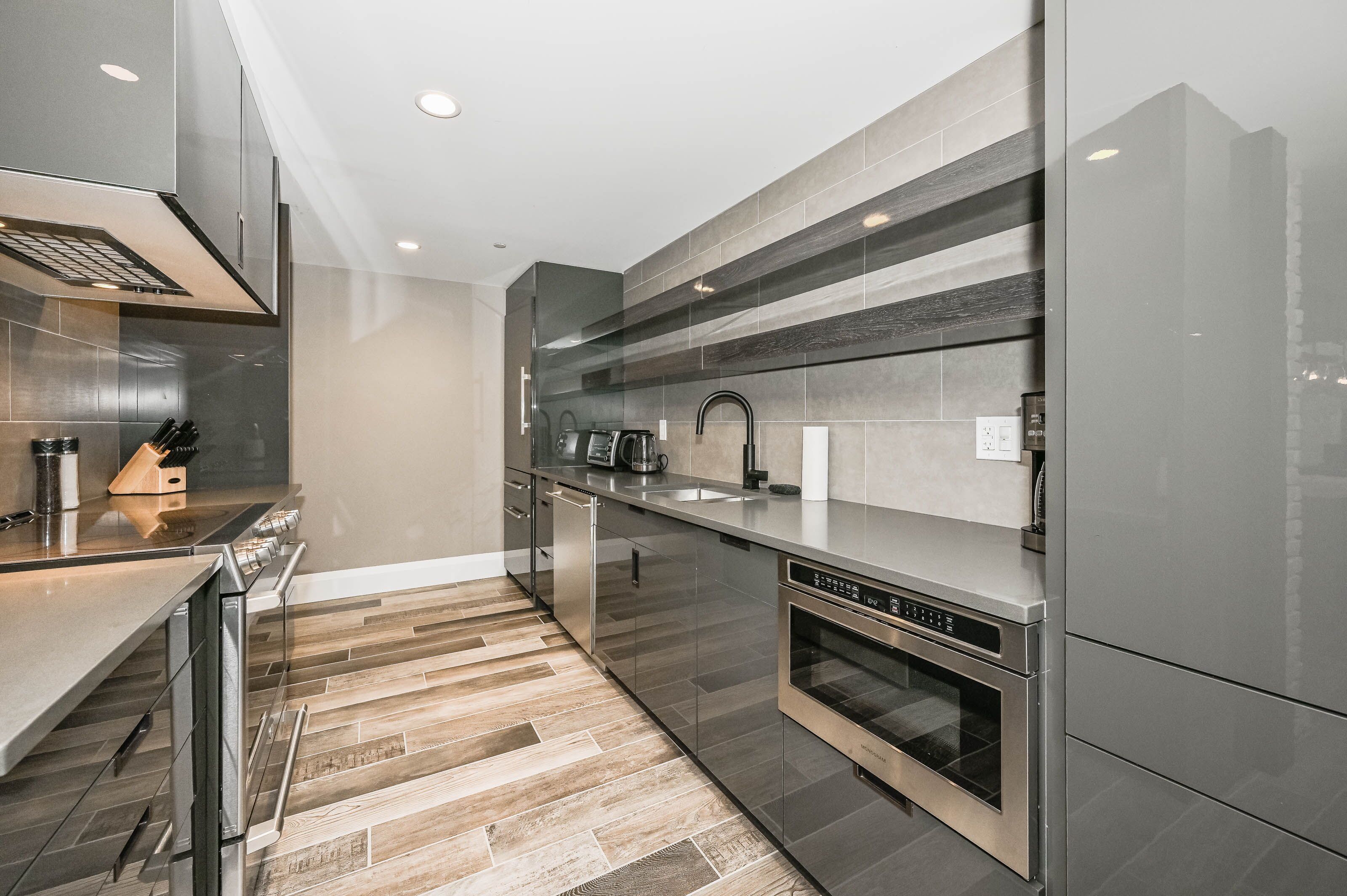 73 Arthur Street S 702