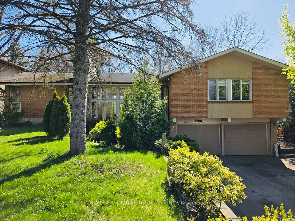 1200 Birchview
