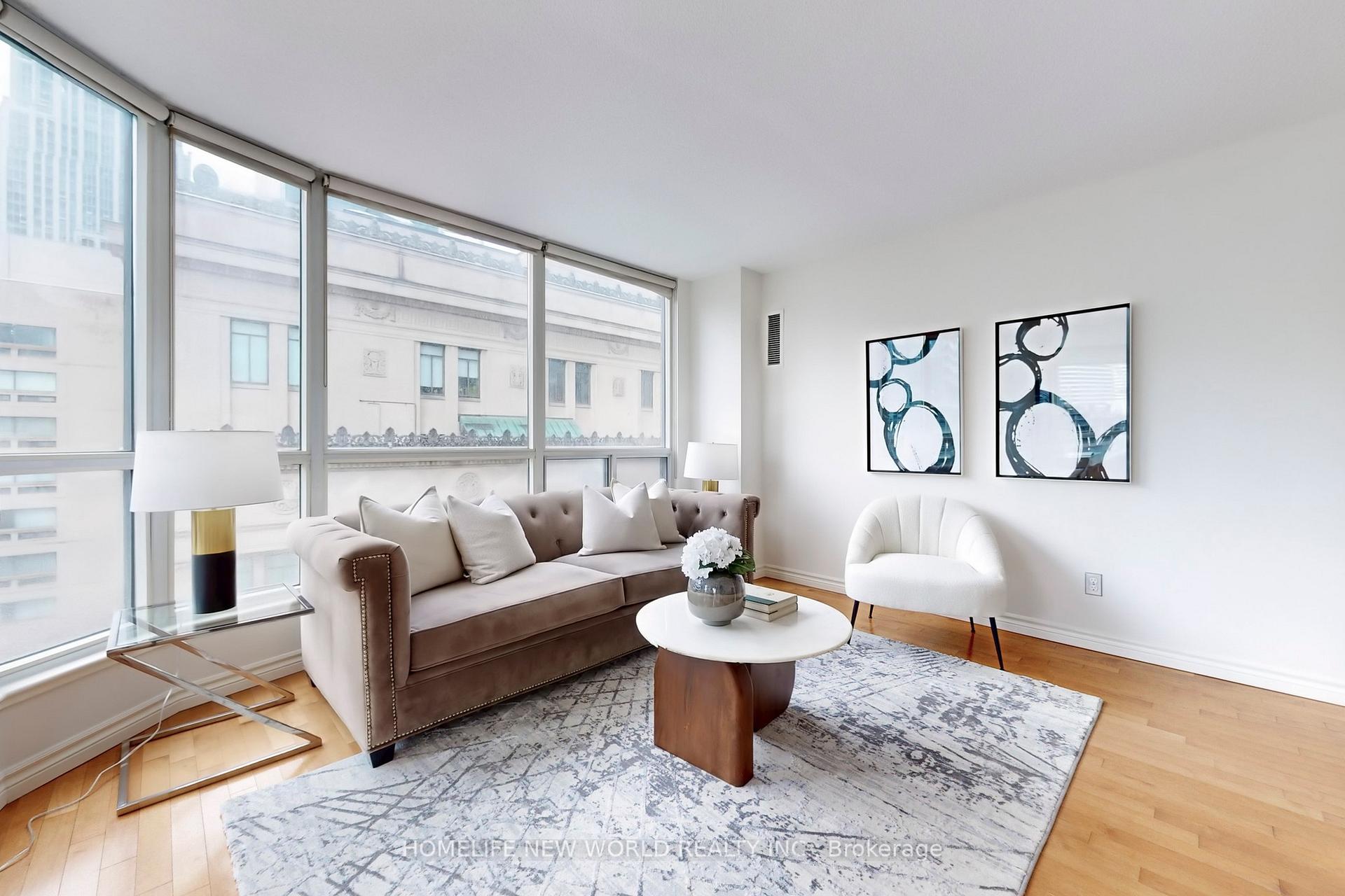 3 Bedrooms Condo at 7 Carlton, Toronto For sale