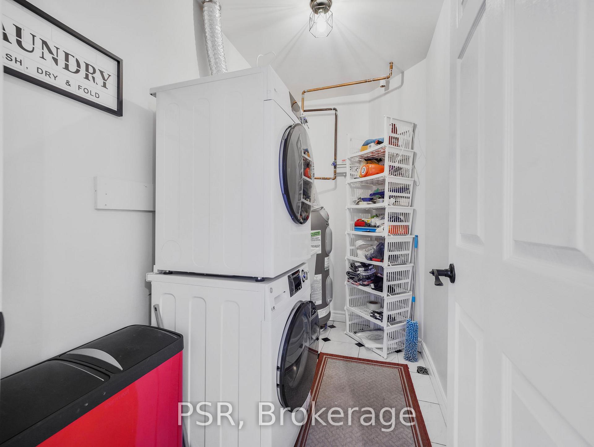 2 Bedrooms Condo at 67 Caroline,  Hamilton For sale