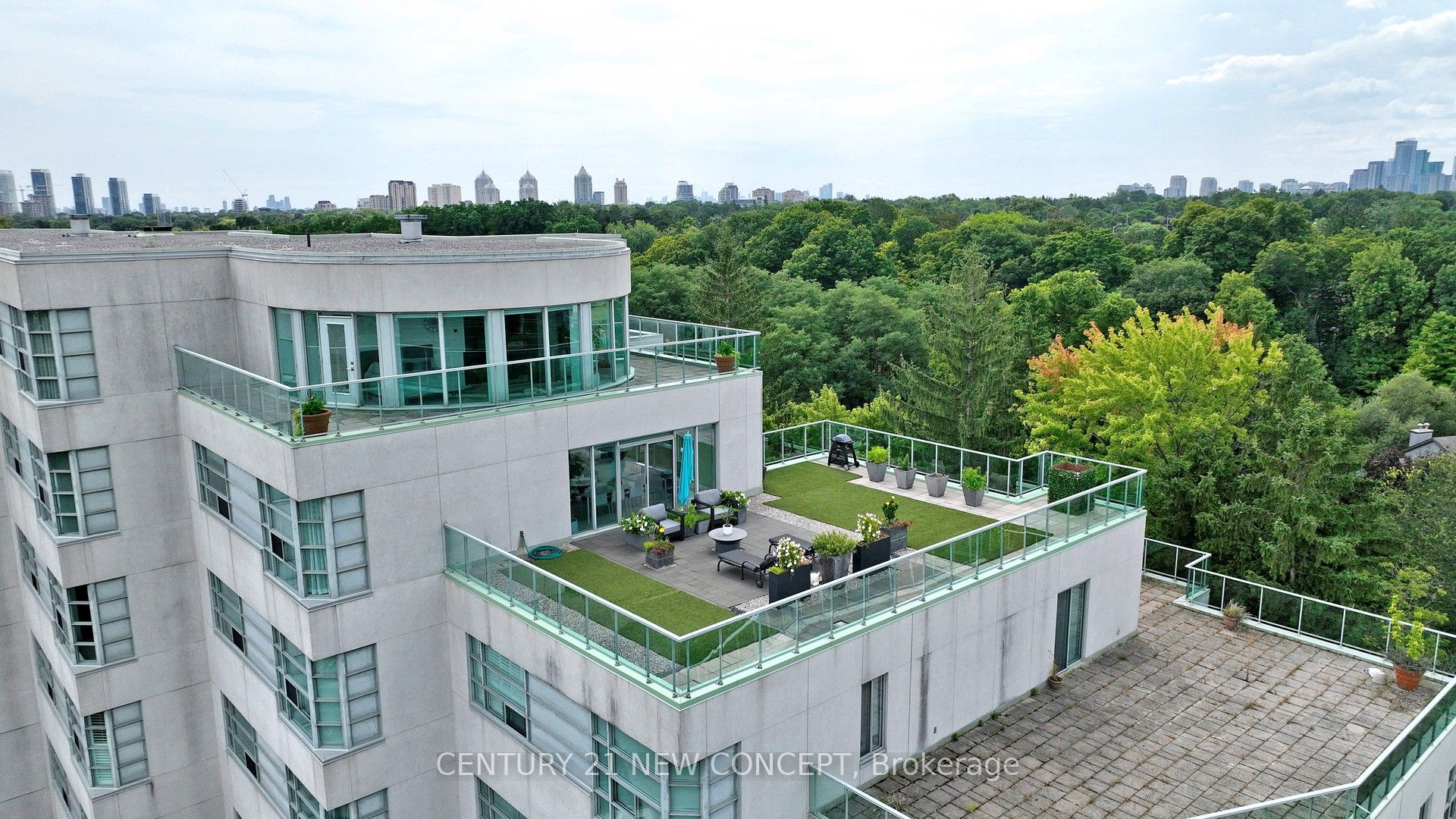 1 Watergarden Way N, #501