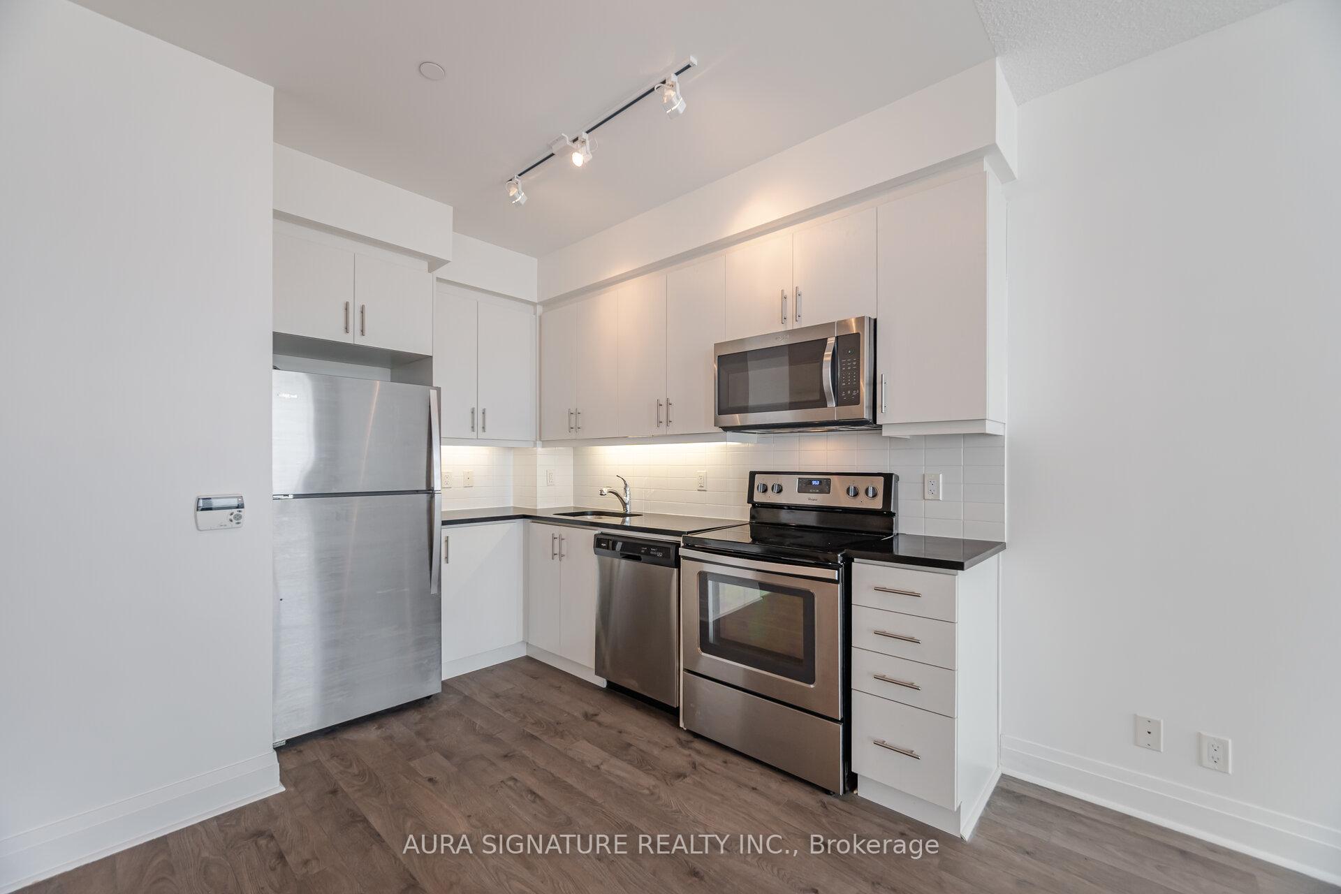 2 Bedrooms Condo at 15 Zorra, Toronto For sale