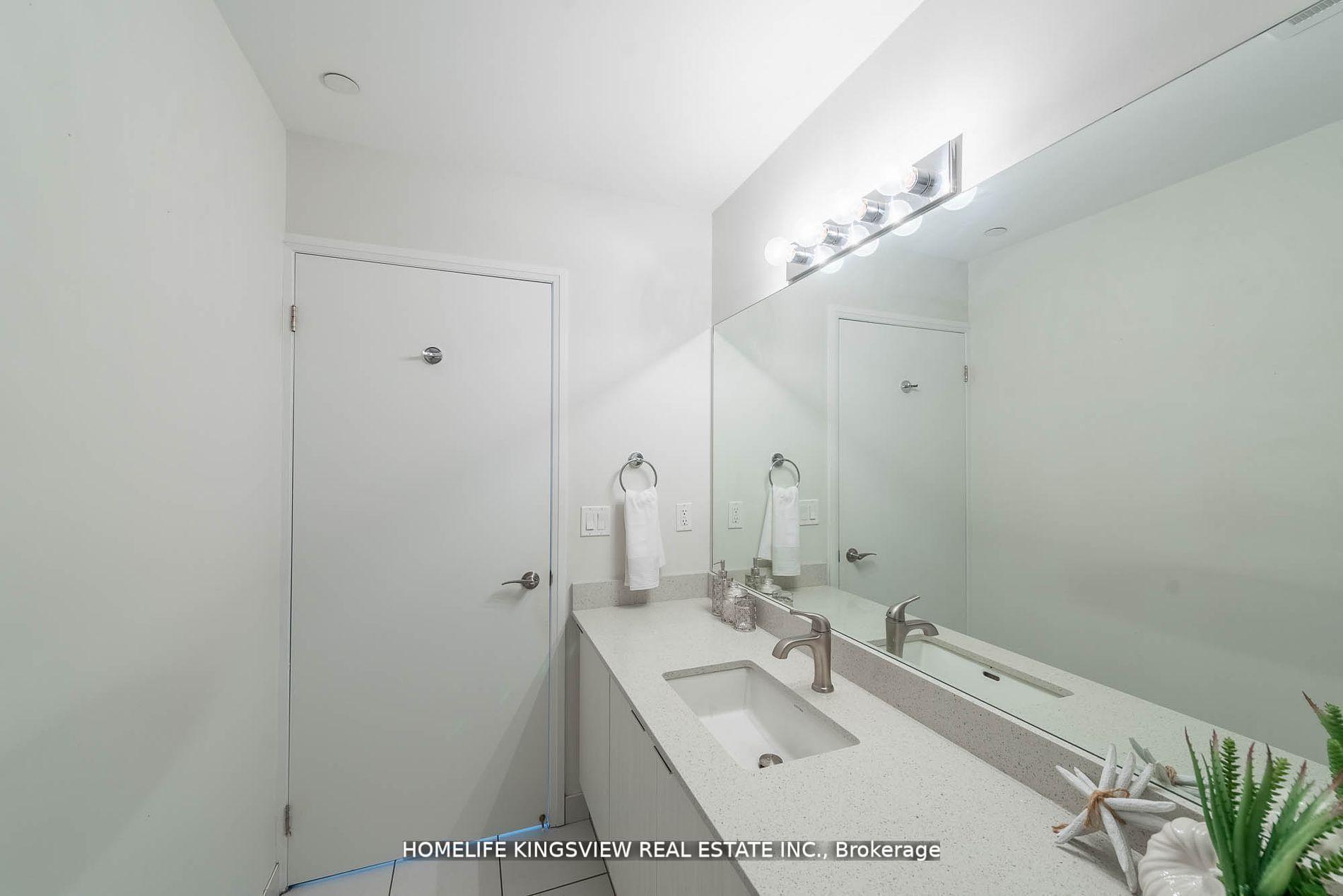 3 Bedrooms Condo at 2910 Highway 7,  Vaughan For sale