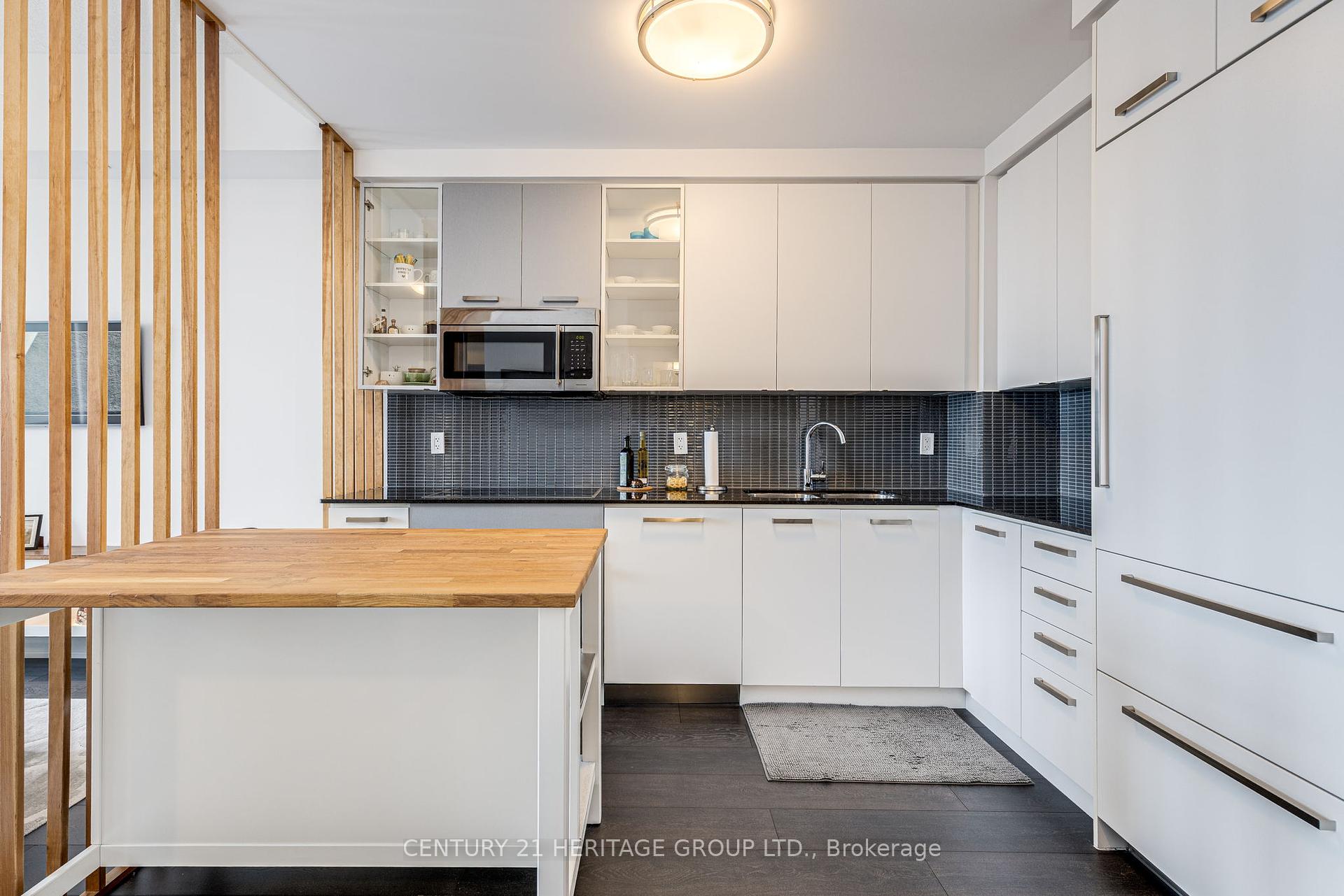 2 Bedrooms Condo at 5168 Yonge, Toronto For sale