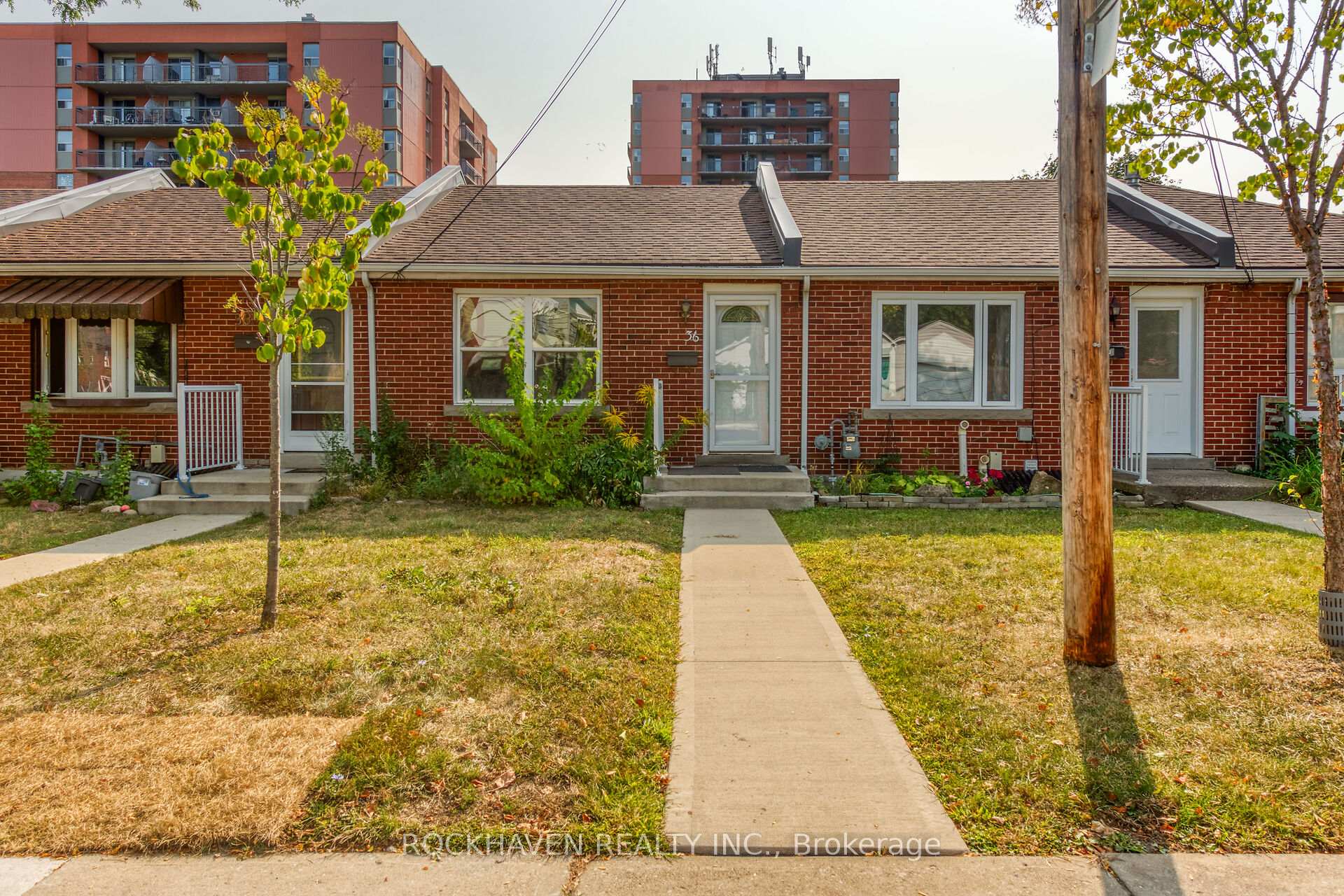 2 Bedrooms Other at 36 Macklin,  Hamilton For sale