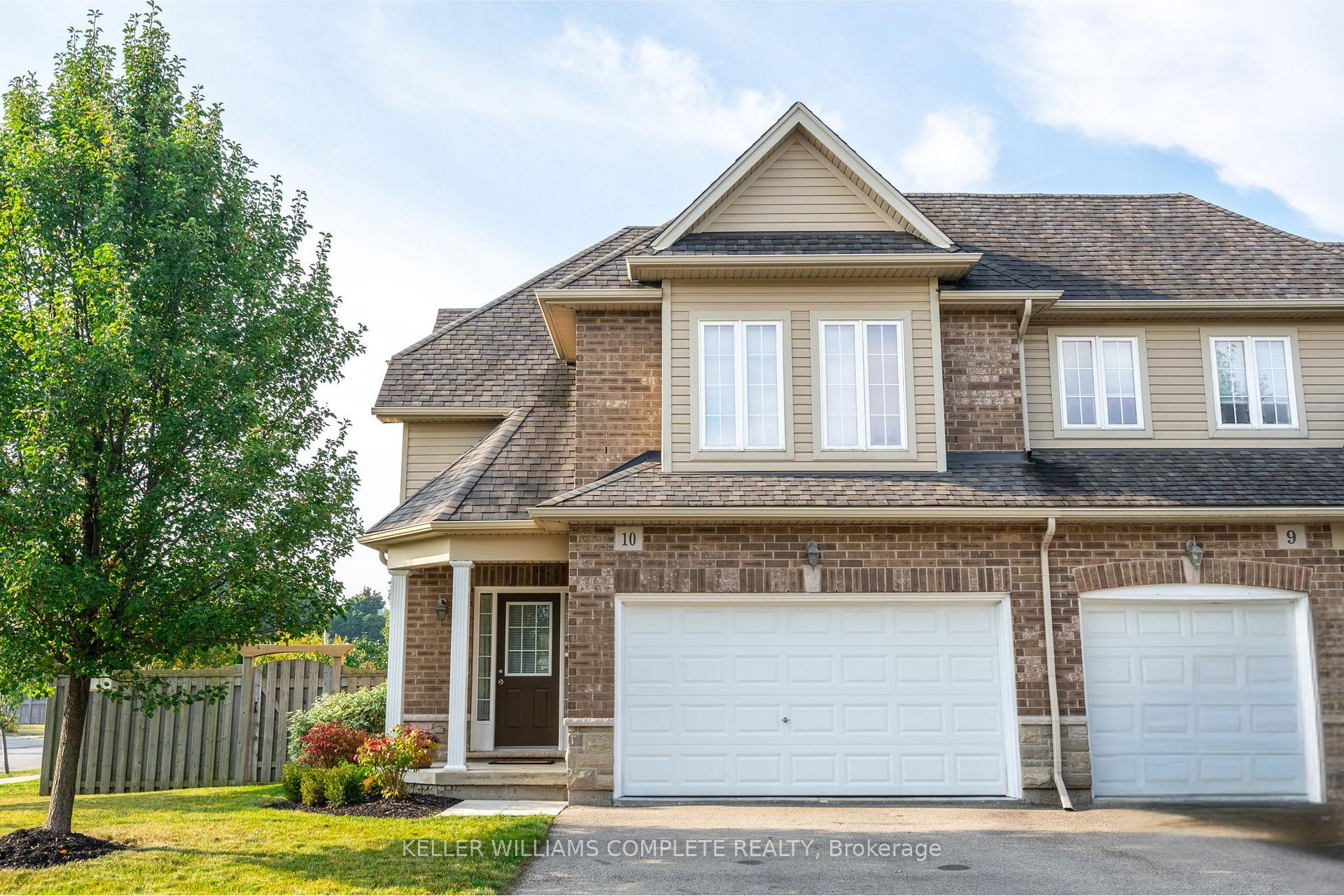 3 Bedrooms Condo at 21 Atessa, Hamilton For sale