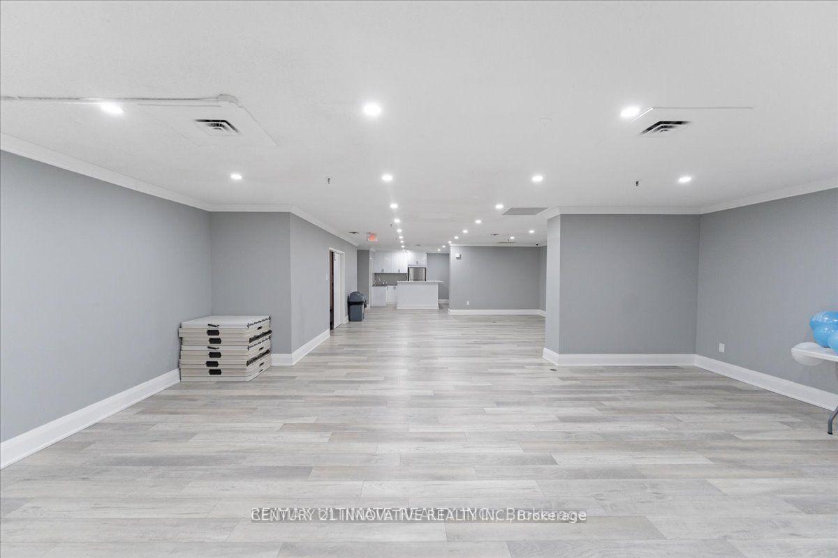 2 Bedrooms Condo at 100 Wingarden, Toronto For sale