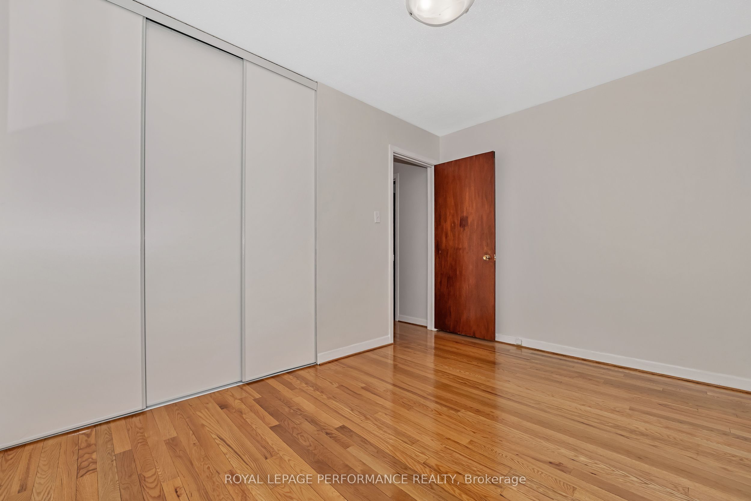 16 Solva Drive, CrystalBayRockyPointBayshore, ON K2H 5R5