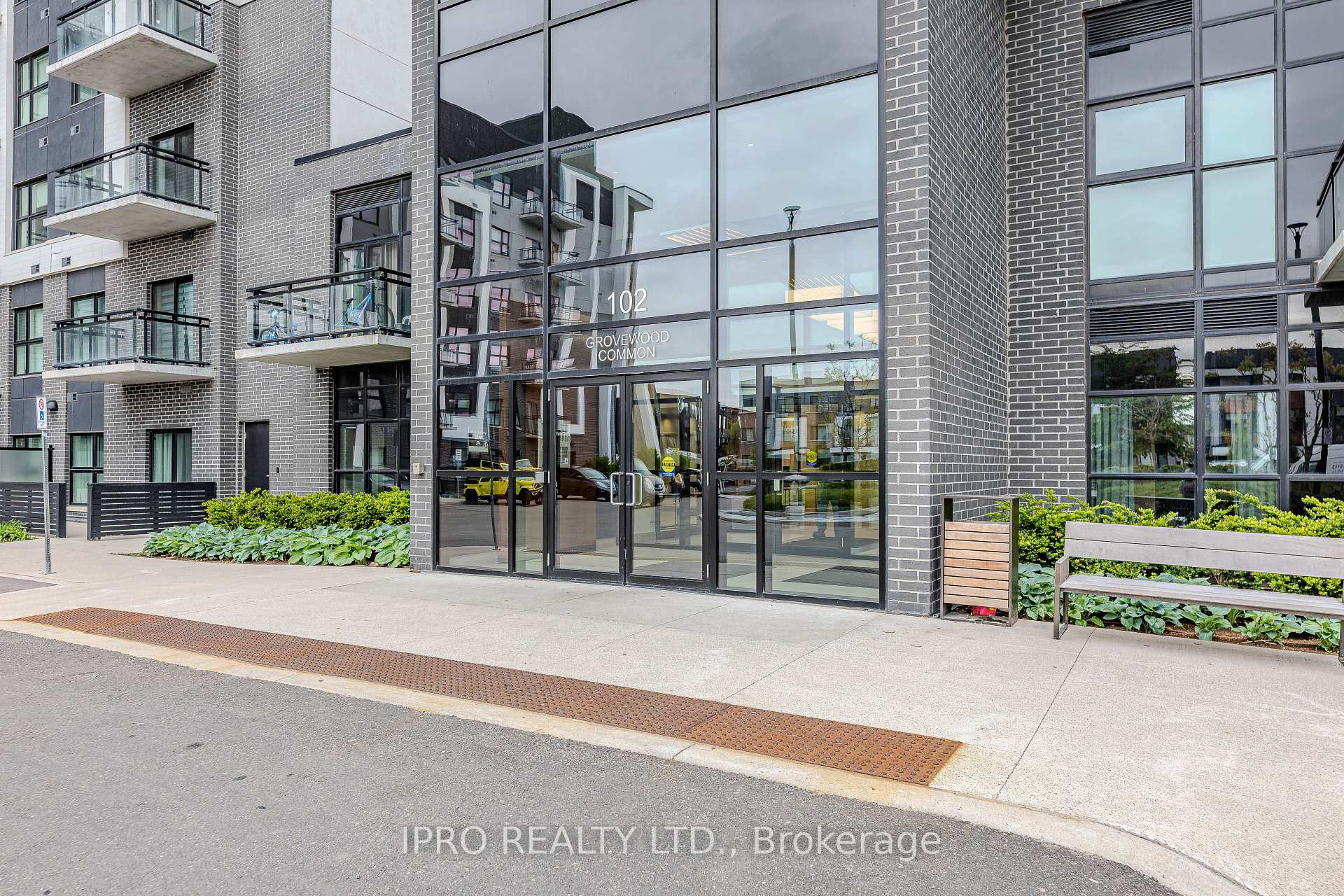 1 Bedroom Condo at 102 Grovewood Common, Oakville For sale