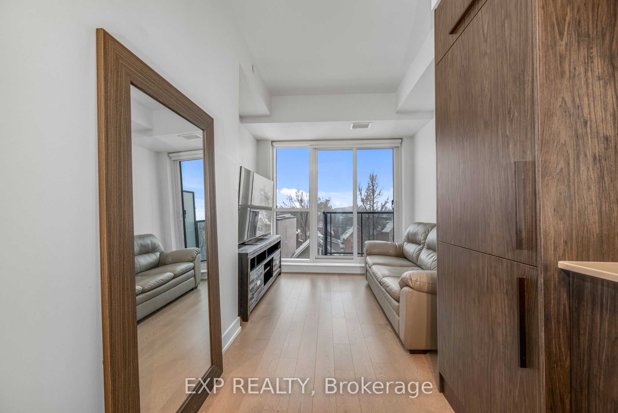 560 Rideau Street, #421